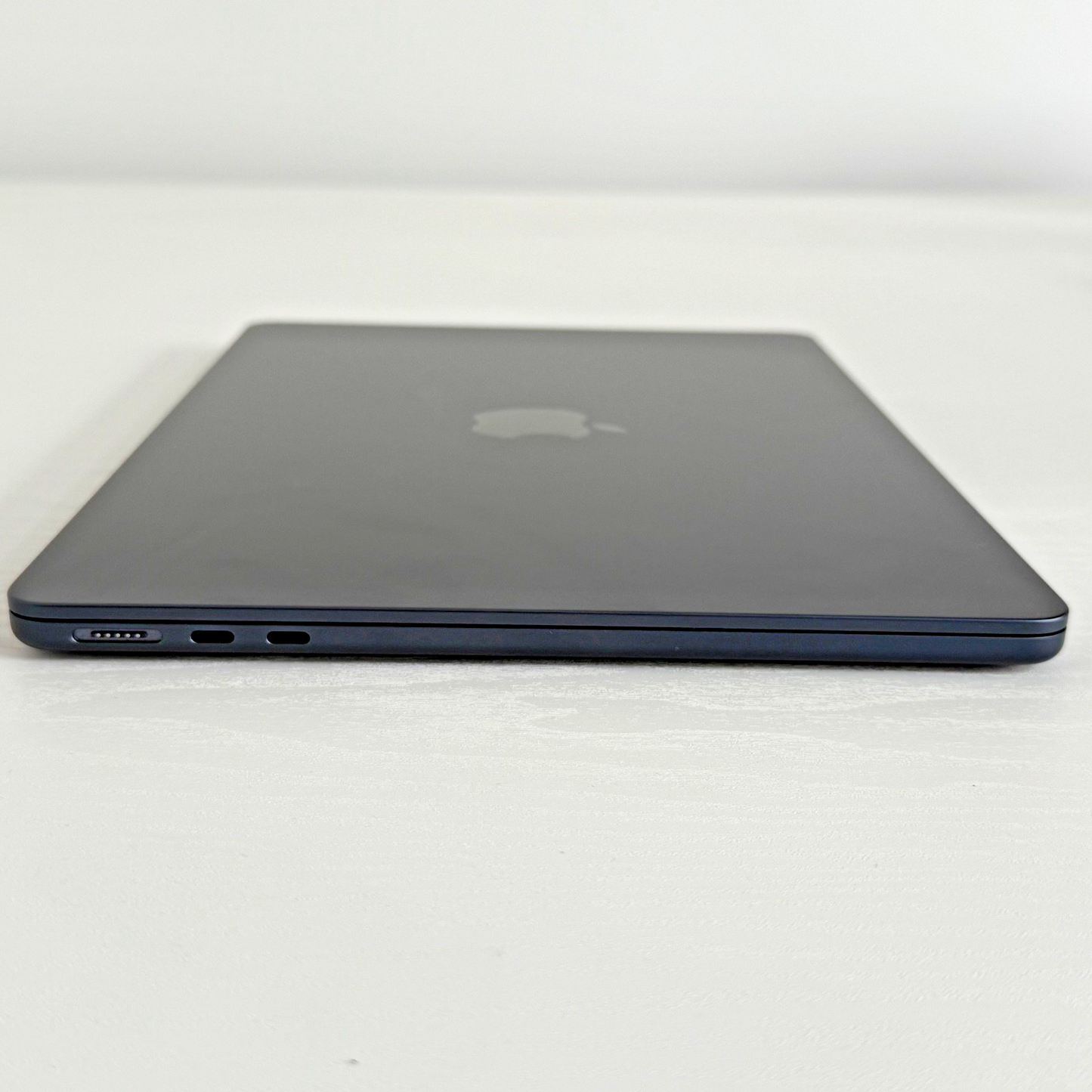Apple MacBook Air 13" (2024) M3 | 8-Core CPU 10-Core GPU | 16GB | 512GB | Midnight | GRADE A