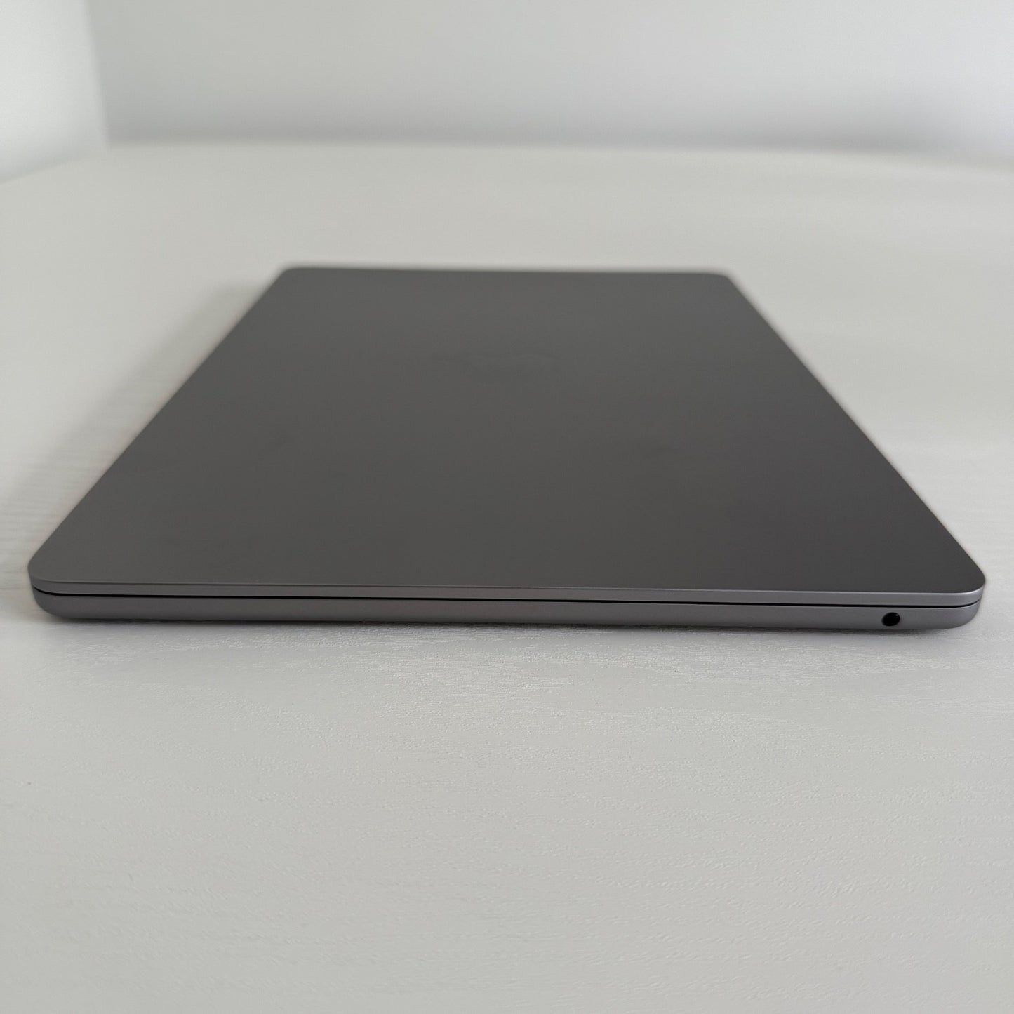 Refurbished MacBook Air 13" (2024) M3 | Space Grey | 512GB SSD