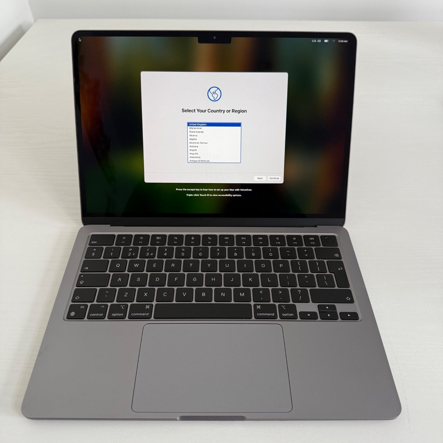 Refurbished MacBook Air 13" (2024) M3 | Space Grey | 512GB SSD