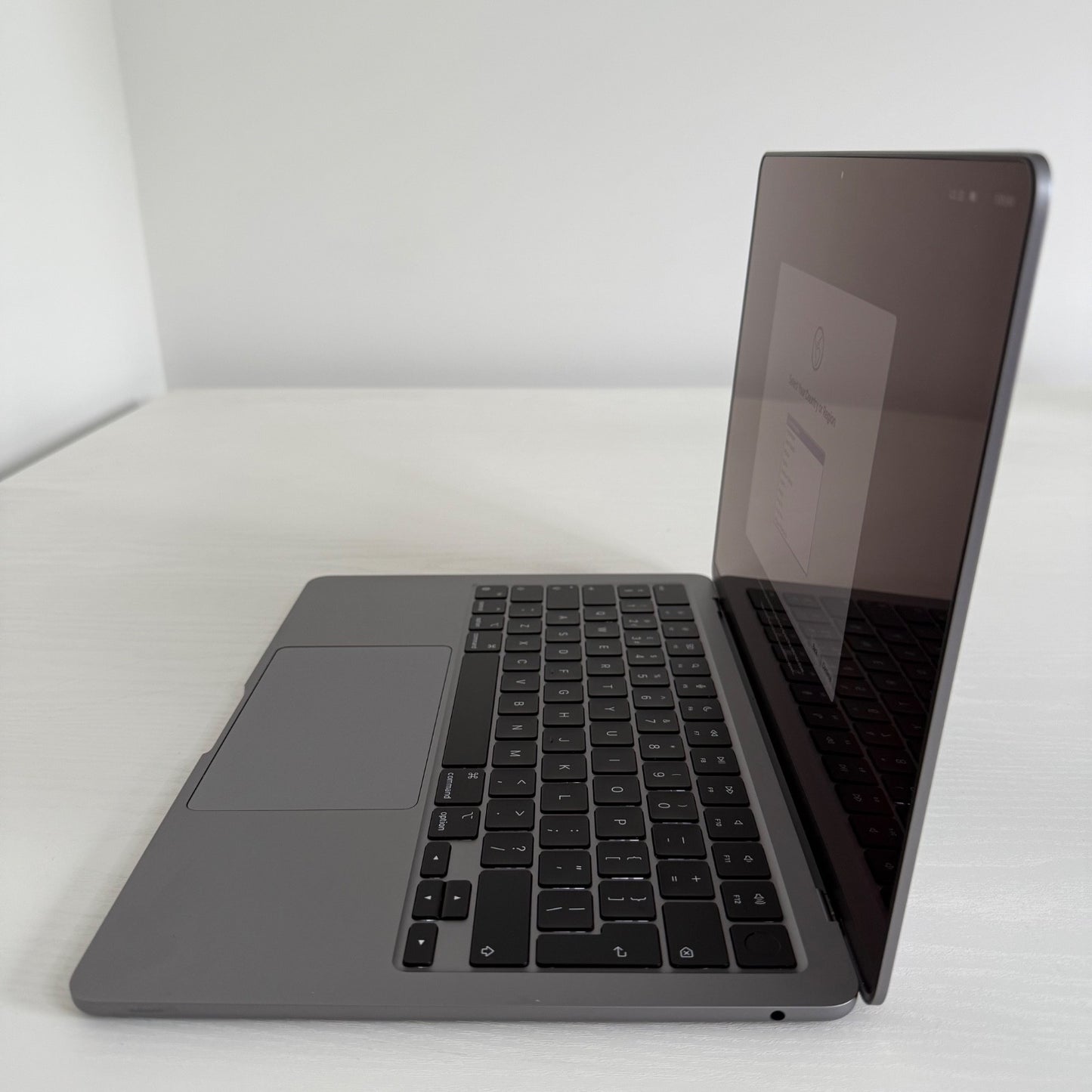 Refurbished MacBook Air 13" (2024) M3 | Space Grey | 512GB SSD