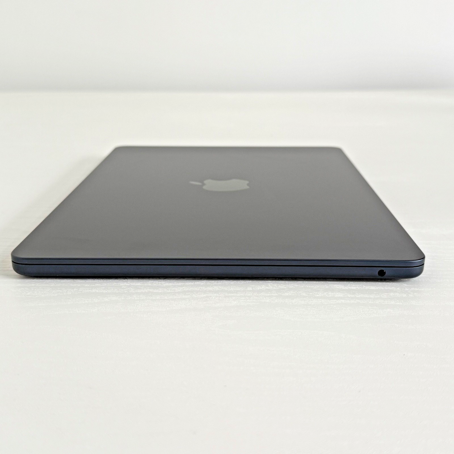 Apple MacBook Air 13" (2024) M3 | 8-Core CPU 10-Core GPU | 16GB | 512GB | Midnight | GRADE A