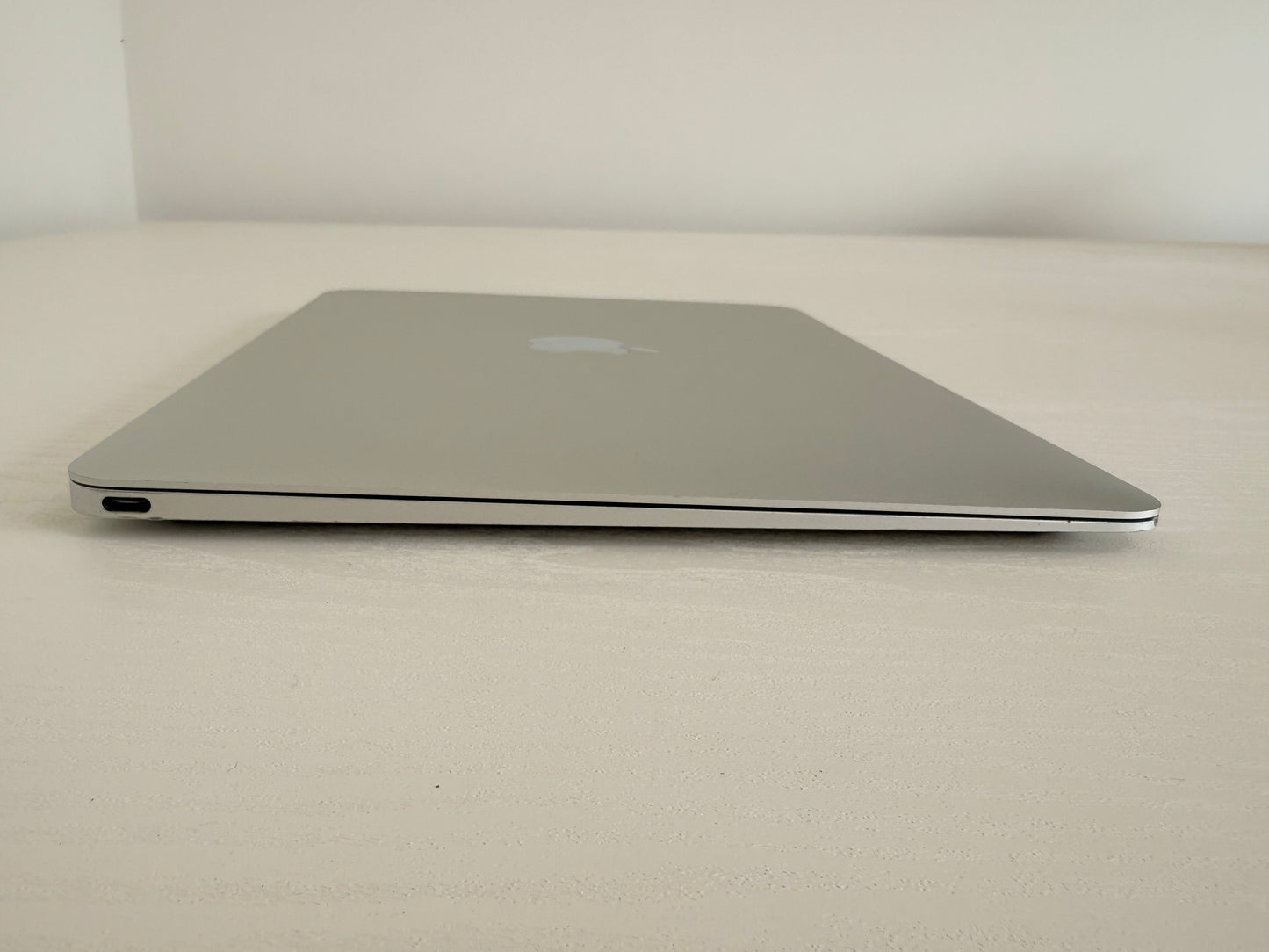 Apple MacBook 12" (Early 2016) Intel Core M5 | 8GB RAM | 512GB SSD | Silver | Grade B