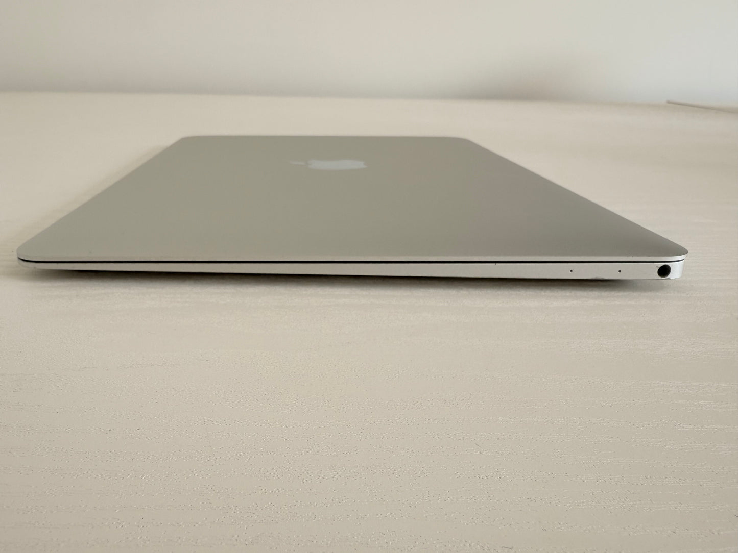 Apple MacBook 12" (Early 2016) Intel Core M5 | 8GB RAM | 512GB SSD | Silver | Grade B