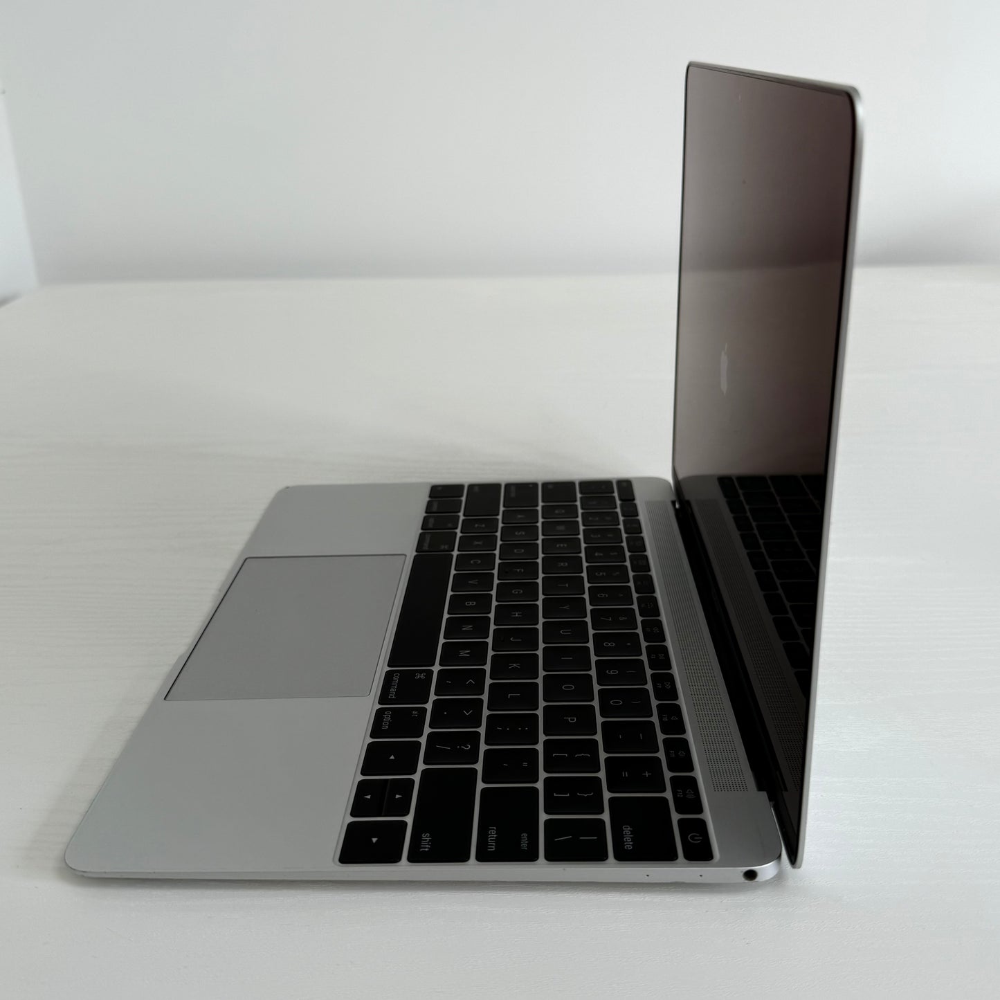 Apple MacBook 12" (Early 2016) Intel Core M5 | 8GB RAM | 512GB SSD | Silver | Grade B