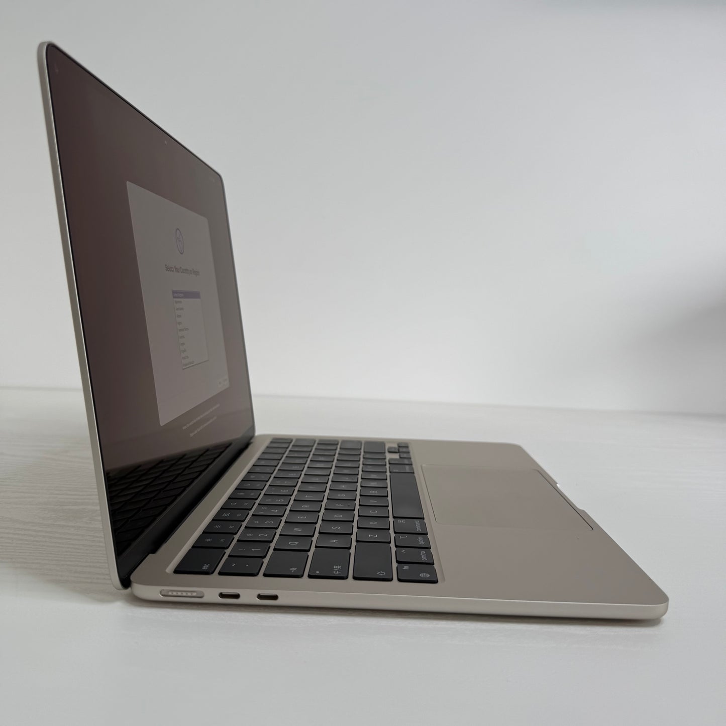 Apple MacBook Air 13" (2024) M3 | 8-Core CPU 10-Core GPU | 16GB | 512GB | Starlight | GRADE A