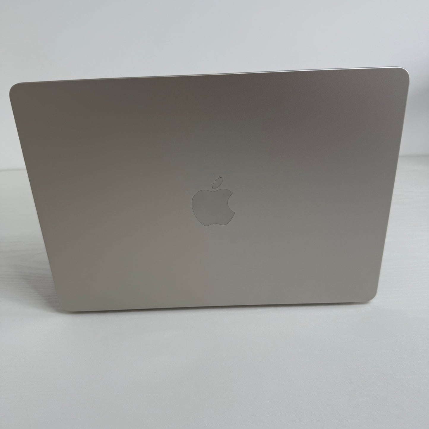Apple MacBook Air 13" (2024) M3 | 8-Core CPU 10-Core GPU | 16GB | 512GB | Starlight | GRADE A