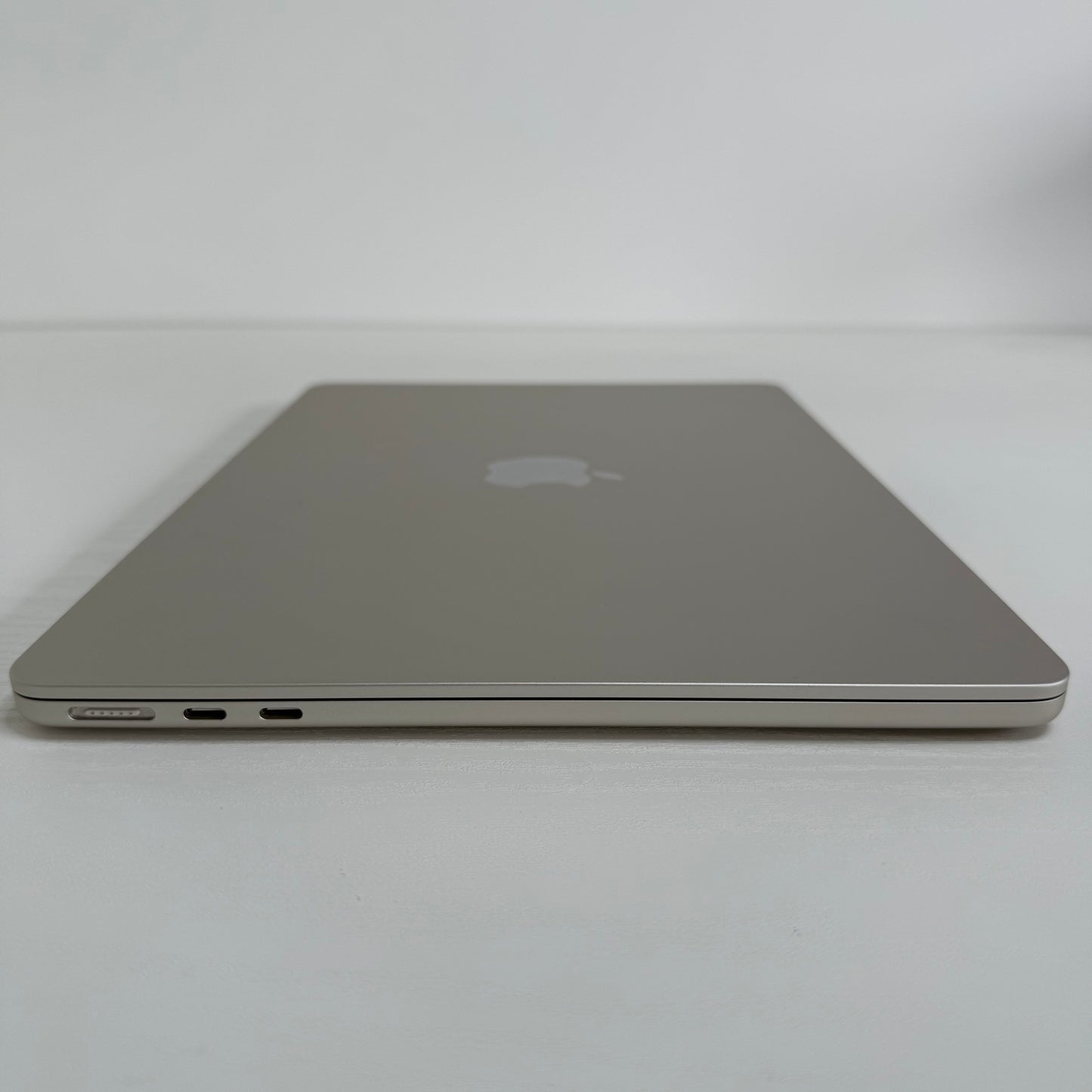 Apple MacBook Air 13" (2024) M3 | 8-Core CPU 10-Core GPU | 16GB | 512GB | Starlight | GRADE A