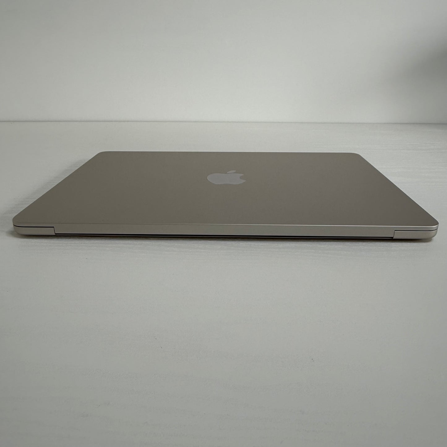 Apple MacBook Air 13" (2024) M3 | 8-Core CPU 10-Core GPU | 16GB | 512GB | Starlight | GRADE A
