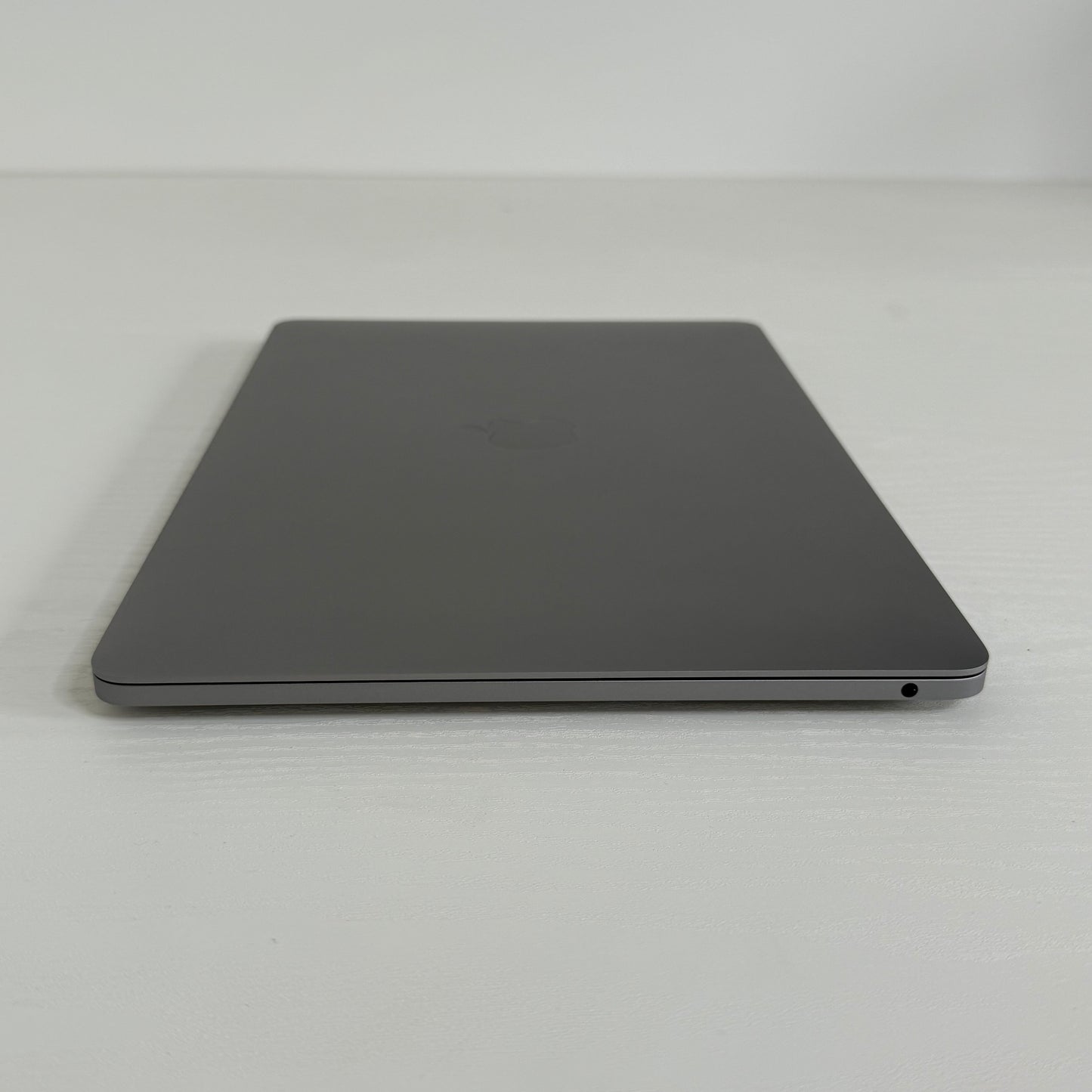 Apple MacBook Pro 13" (2022) M2 | 8-Core CPU 10-Core GPU | 8GB | 256GB | Space Gray | GRADE A