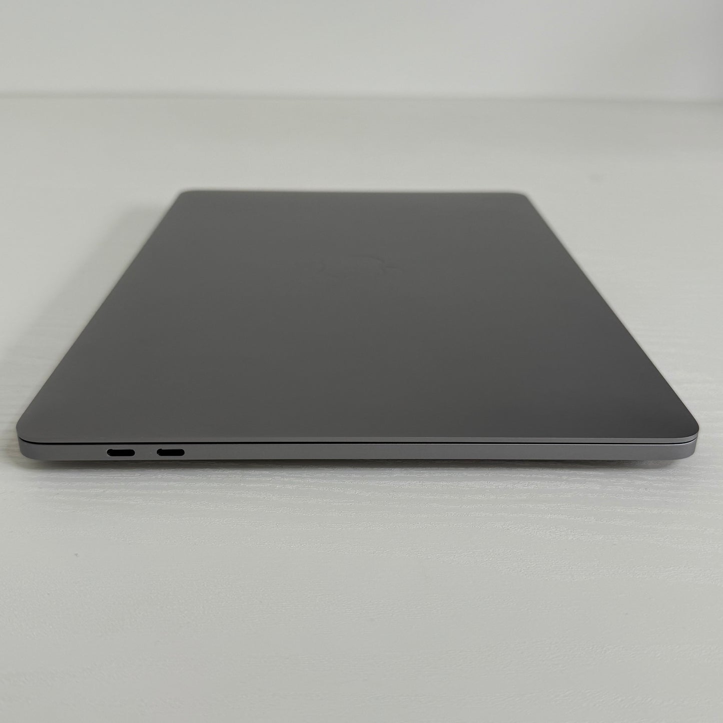 Apple MacBook Pro 13" (2022) M2 | 8-Core CPU 10-Core GPU | 8GB | 256GB | Space Gray | GRADE A
