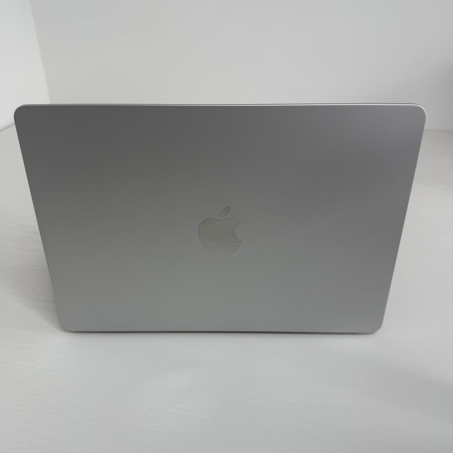 Apple MacBook Air 13" (2024) M3 | 8-Core CPU 10-Core GPU | 8GB | 512GB | Silver | GRADE A