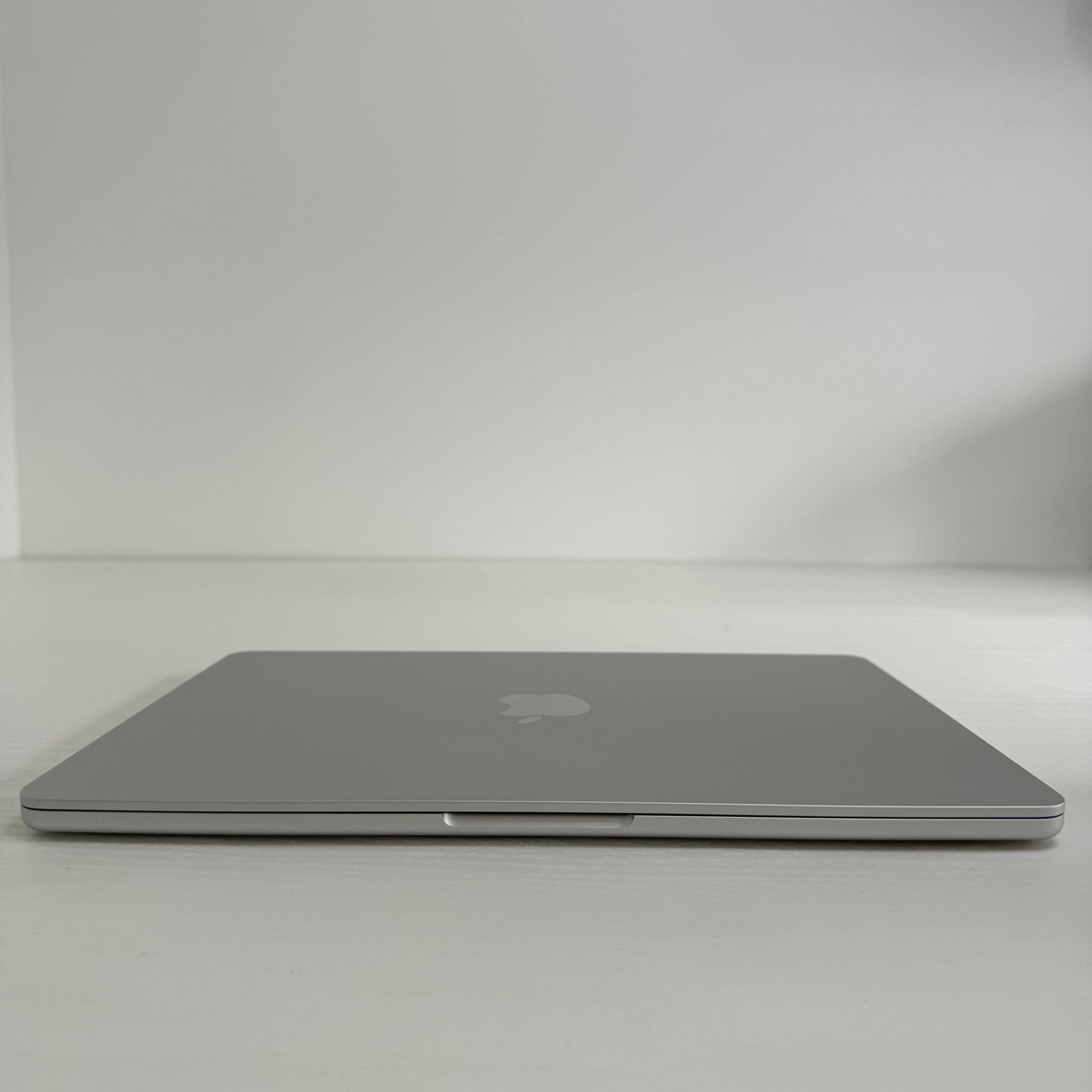 Apple MacBook Air 13" (2024) M3 | 8-Core CPU 10-Core GPU | 8GB | 512GB | Silver | GRADE A