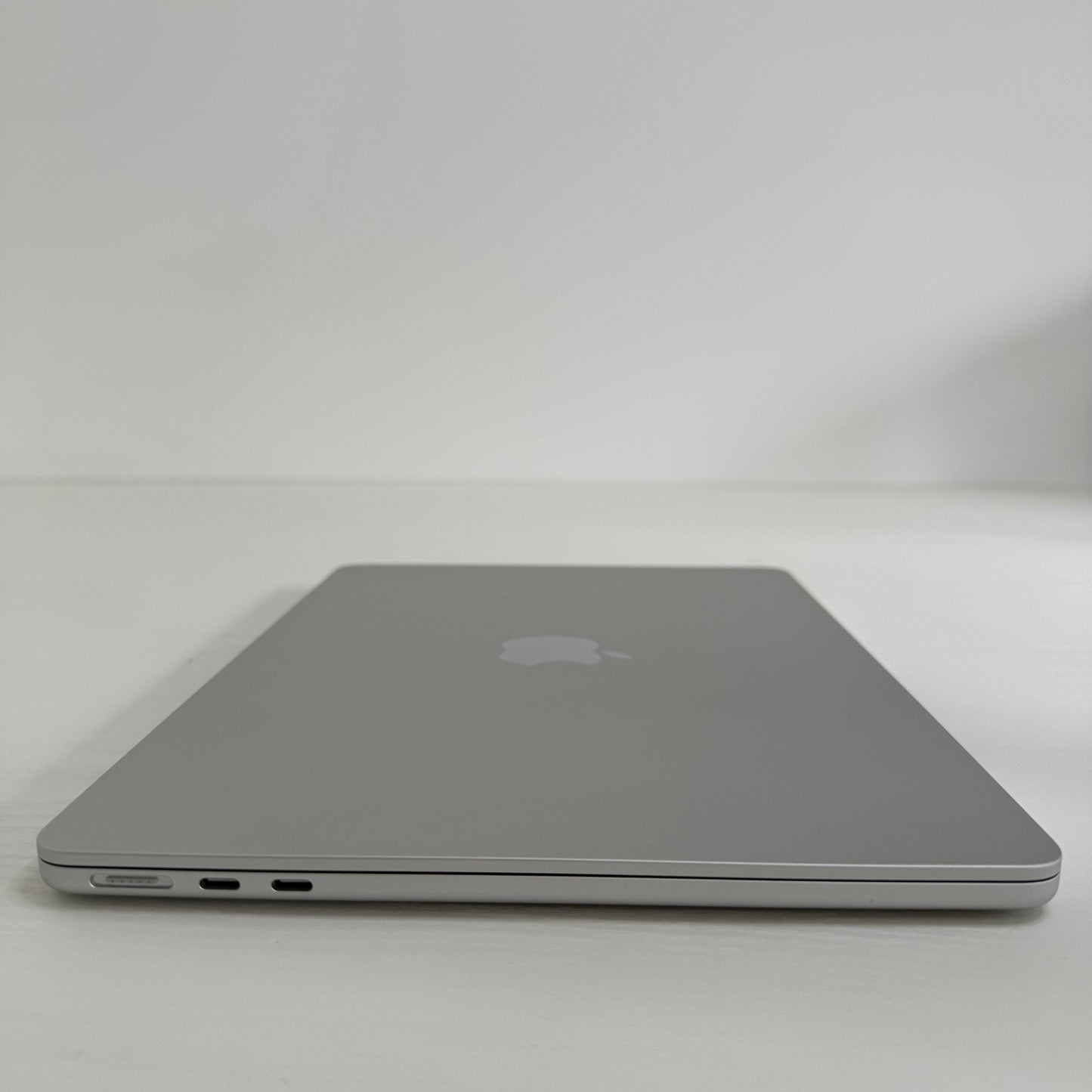Apple MacBook Air 13" (2024) M3 | 8-Core CPU 10-Core GPU | 8GB | 512GB | Silver | GRADE A