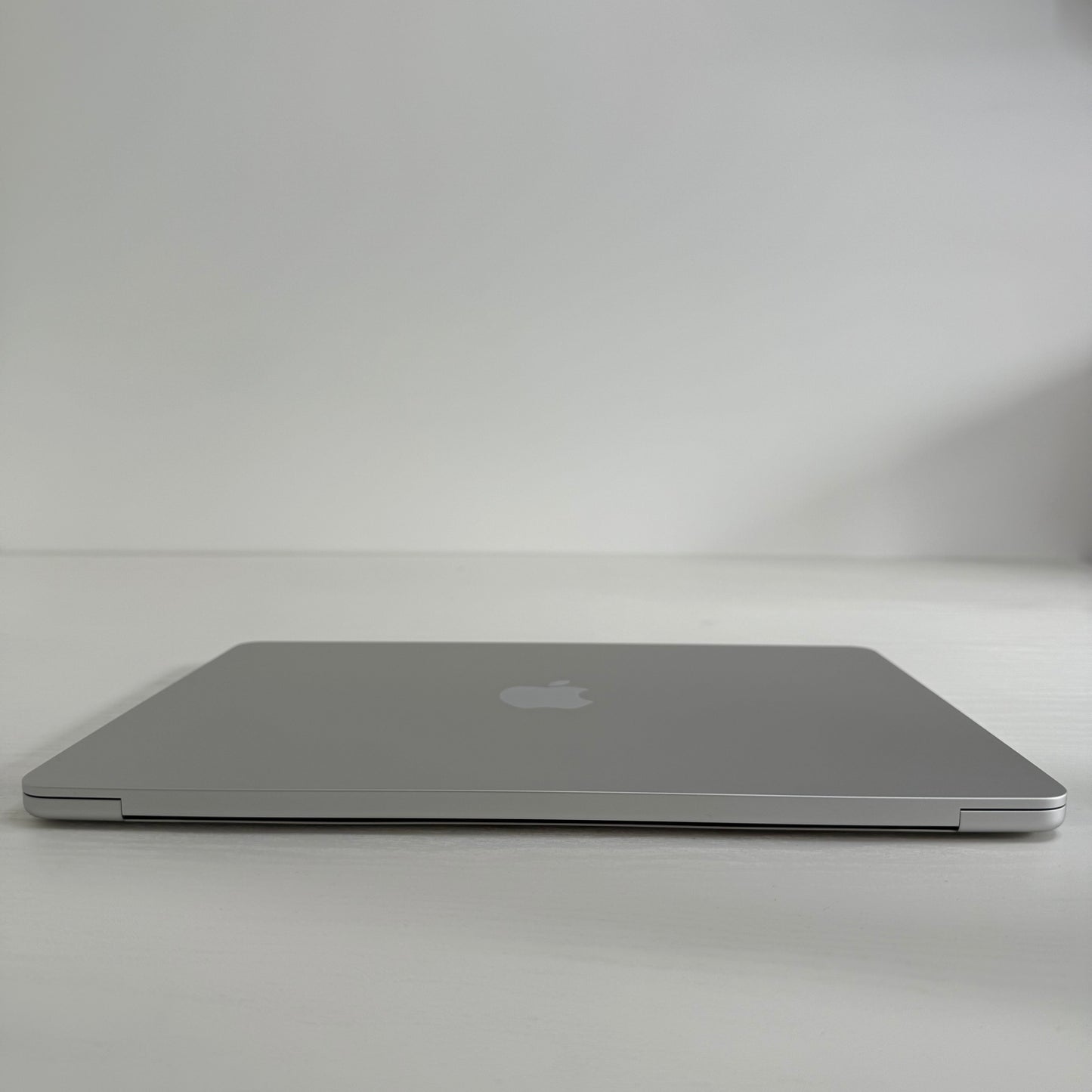 Apple MacBook Air 13" (2024) M3 | 8-Core CPU 10-Core GPU | 8GB | 512GB | Silver | GRADE A