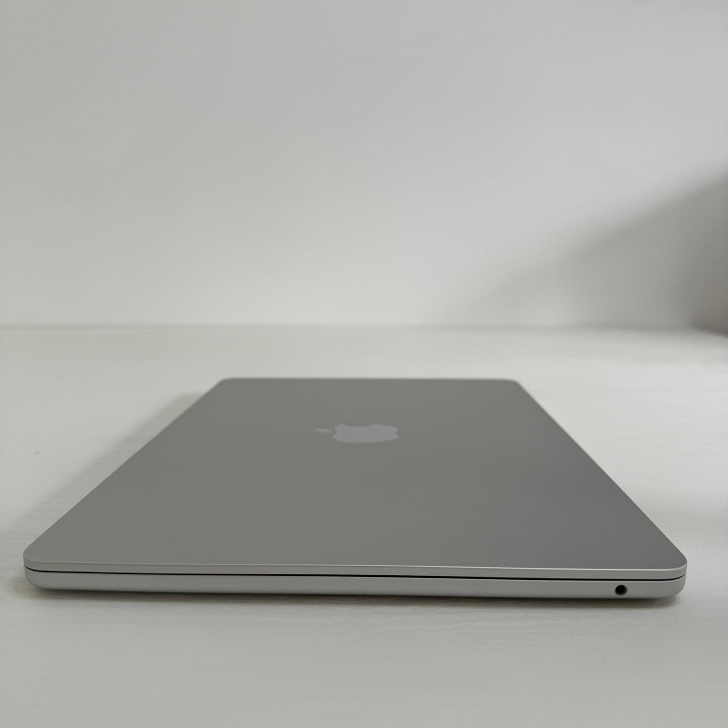 Apple MacBook Air 13" (2024) M3 | 8-Core CPU 10-Core GPU | 8GB | 512GB | Silver | GRADE A