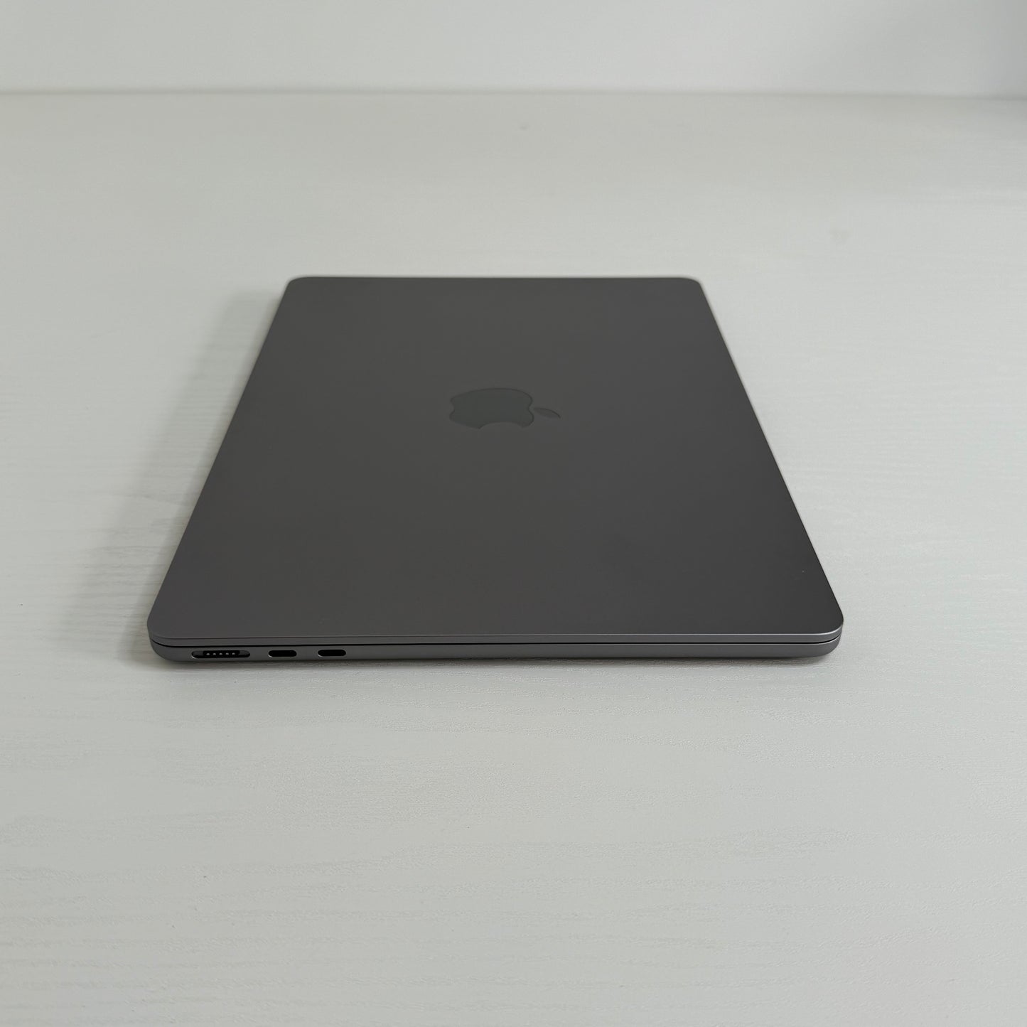 Apple MacBook Air 13" (2024) M3 | 8-Core CPU 10-Core GPU | 8GB|512GB | Space Gray | GRADE A