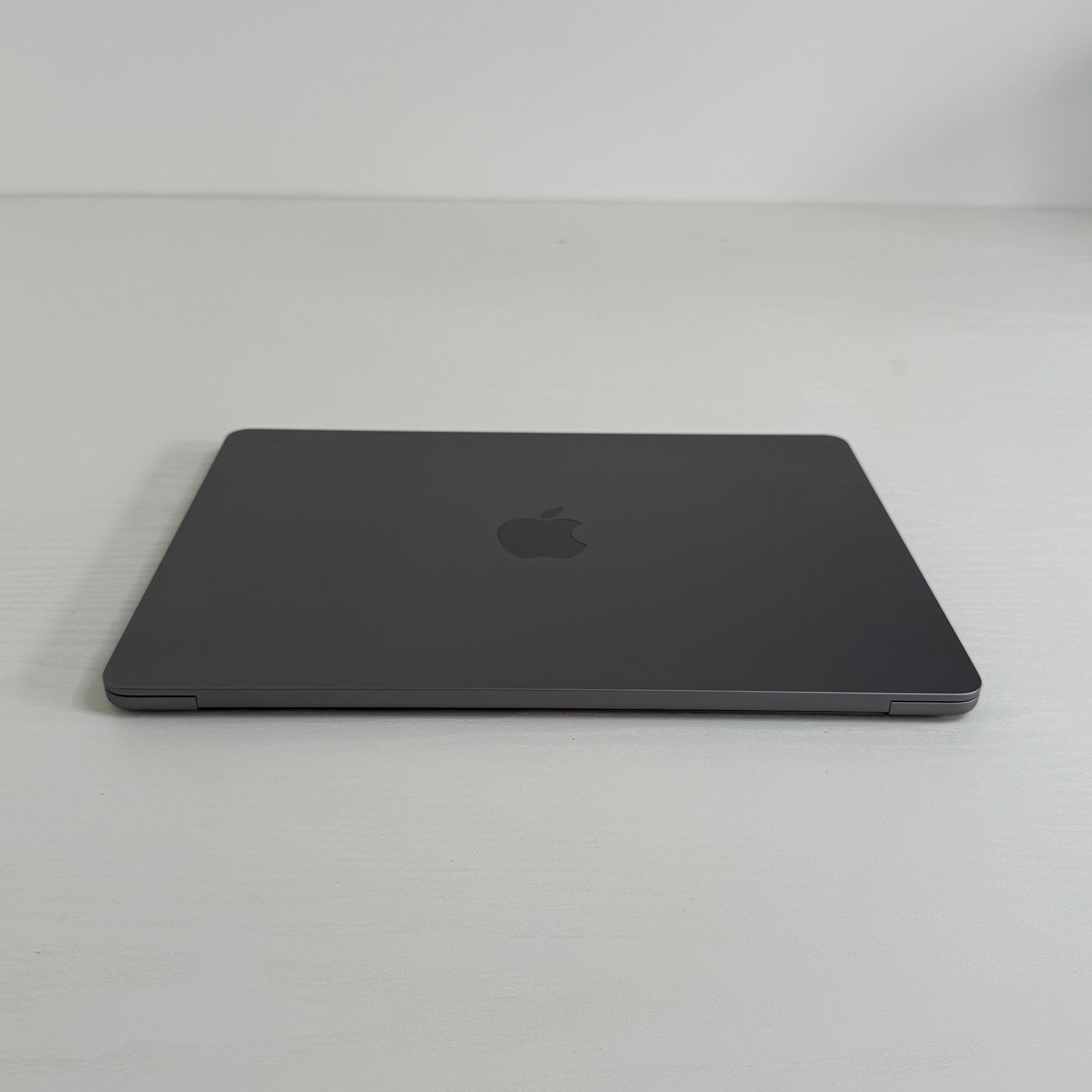 Apple MacBook Air 13" (2024) M3 | 8-Core CPU 10-Core GPU | 8GB|512GB | Space Gray | GRADE A