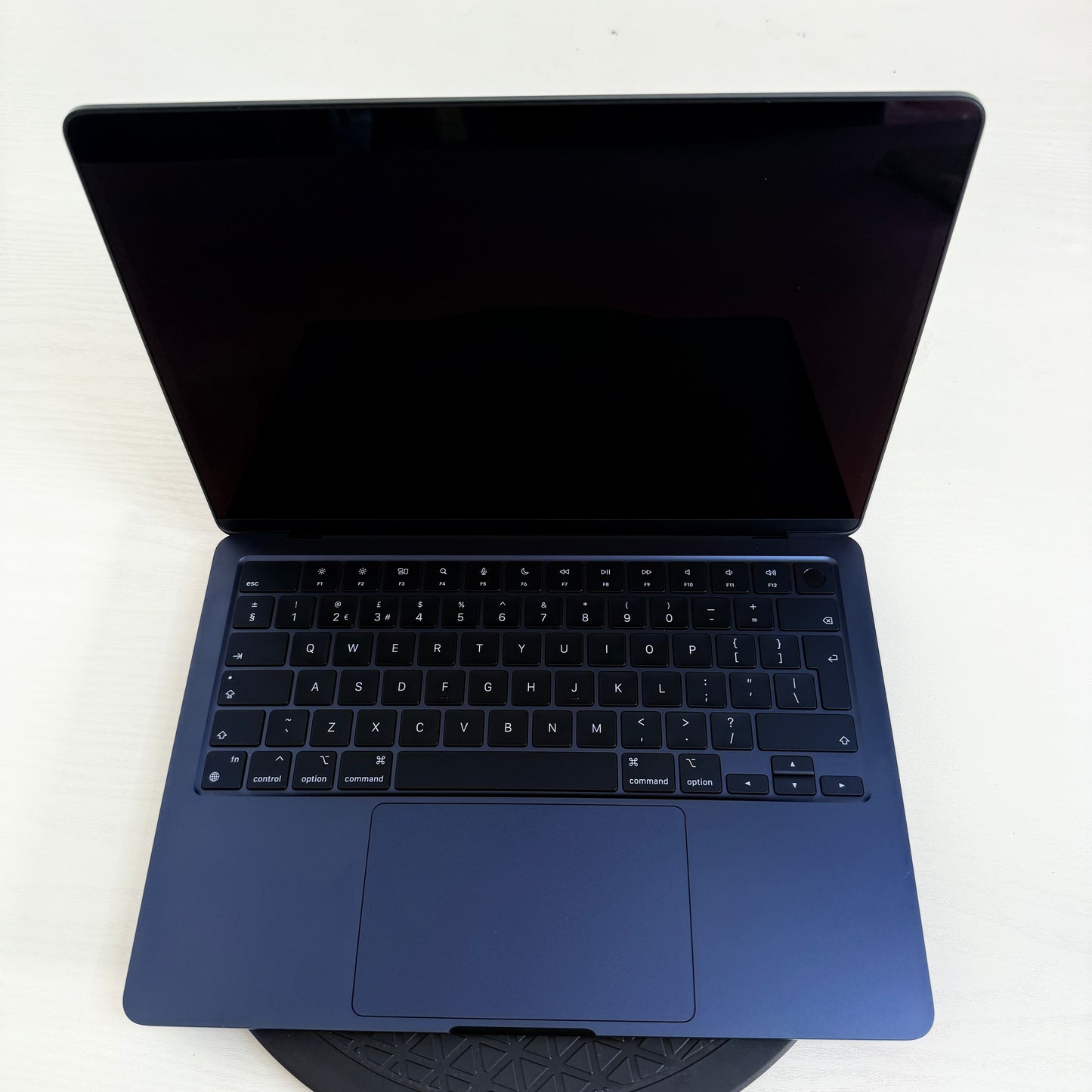 Apple MacBook Air 13" (2024) M3 | 8-Core CPU 10-Core GPU | 8GB | 512GB | Midnight | GRADE A
