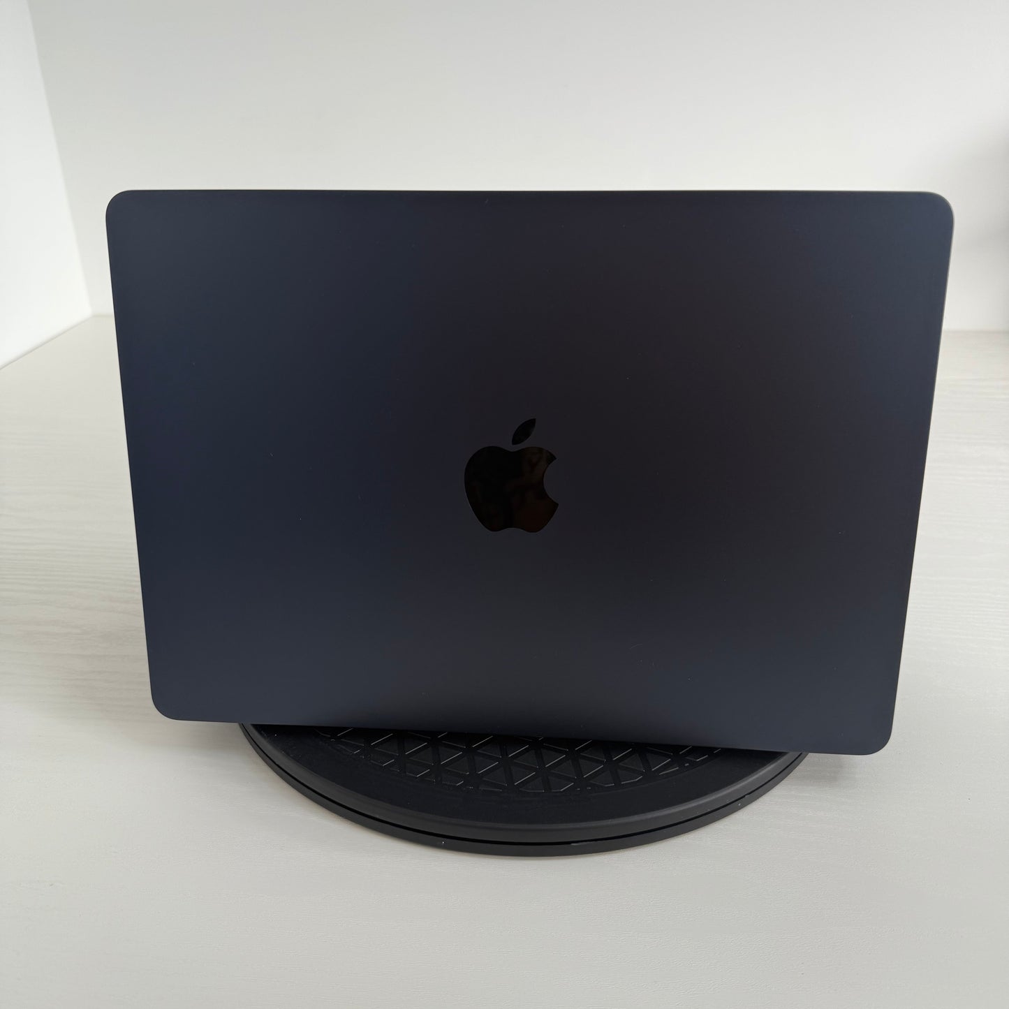 Apple MacBook Air 13" (2024) M3 | 8-Core CPU 10-Core GPU | 8GB | 512GB | Midnight | GRADE A