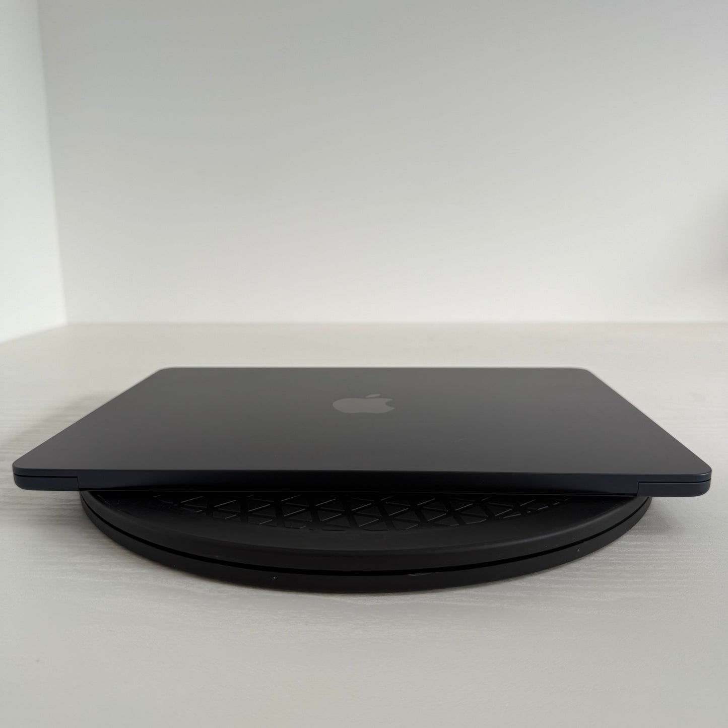 Apple MacBook Air 13" (2024) M3 | 8-Core CPU 10-Core GPU | 8GB | 512GB | Midnight | GRADE A