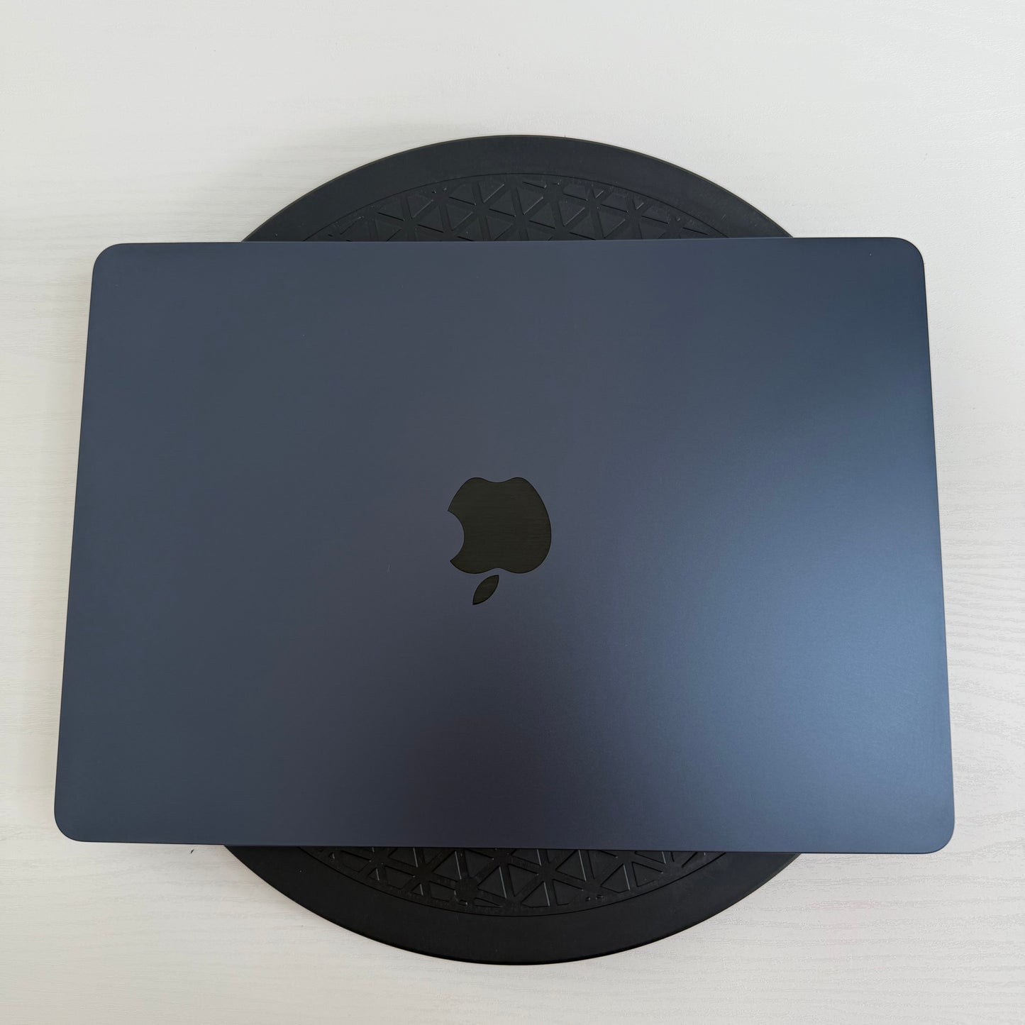 Apple MacBook Air 13" (2024) M3 | 8-Core CPU 10-Core GPU | 8GB | 512GB | Midnight | GRADE A