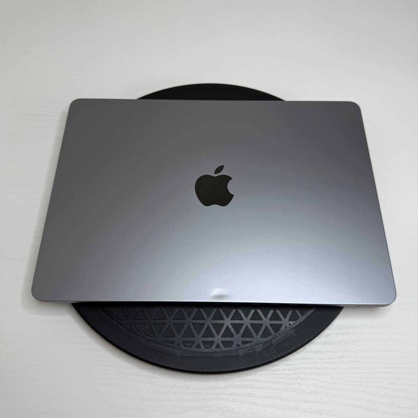 Apple MacBook Air 13" (2024) M3 | 8-Core CPU 10-Core GPU | 8GB | 512GB | Space Grey | GRADE C