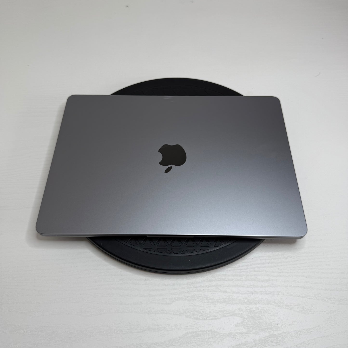 Apple MacBook Air 13" (2024) M3 | 8-Core CPU 10-Core GPU | 8GB | 512GB | Space Grey | GRADE C