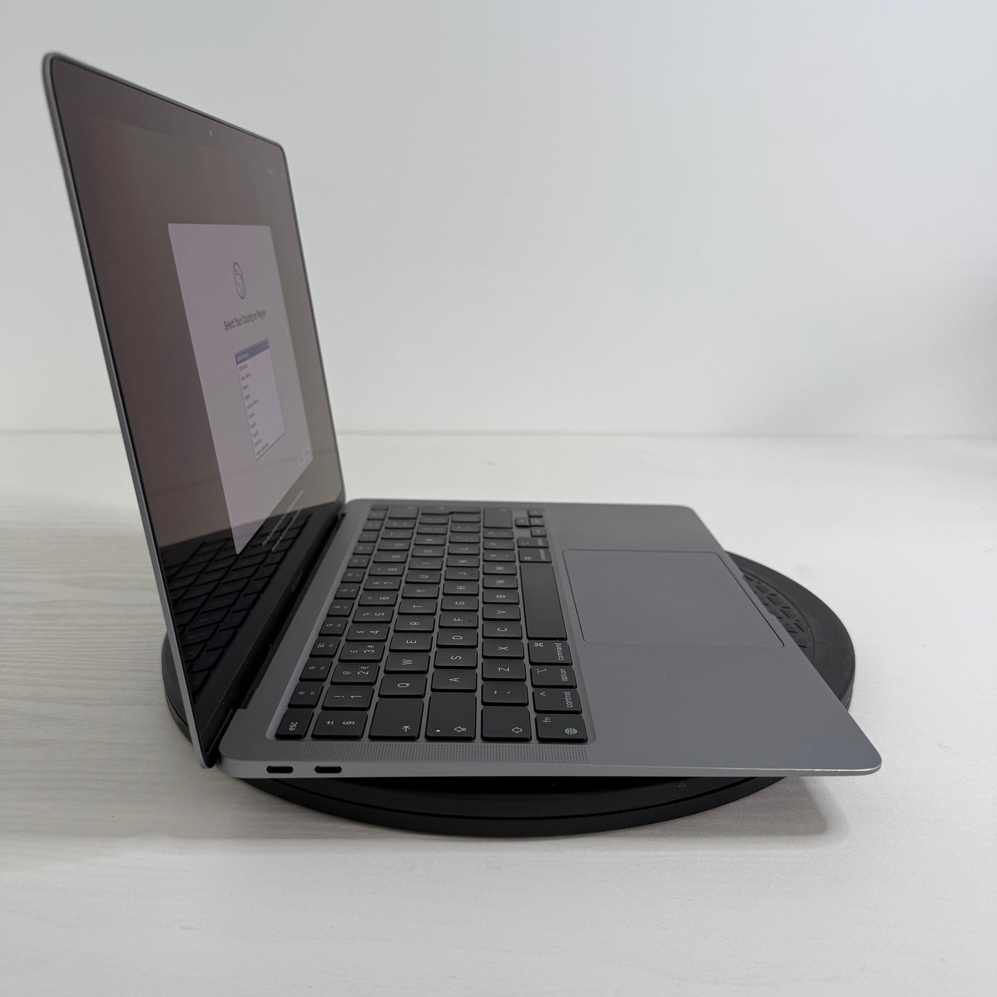 Apple MacBook Air 13" (2020) M1 | 8-Core CPU 8-Core GPU | 8GB | 512GB | Space Grey | GRADE B