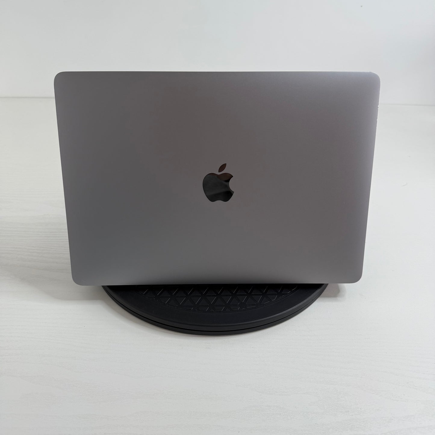 Apple MacBook Air 13" (2020) M1 | 8-Core CPU 8-Core GPU | 8GB | 512GB | Space Grey | GRADE B