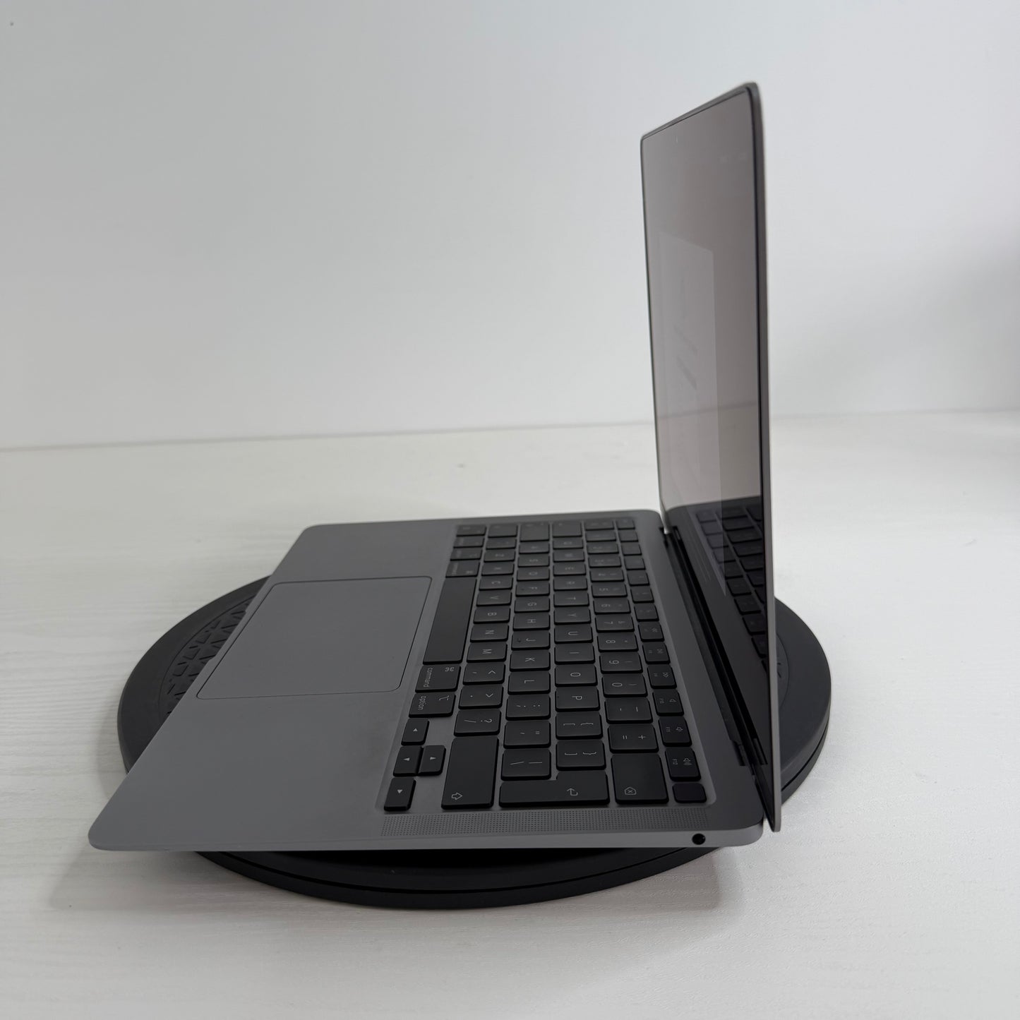 Apple MacBook Air 13" (2020) M1 | 8-Core CPU 8-Core GPU | 8GB | 512GB | Space Grey | GRADE B