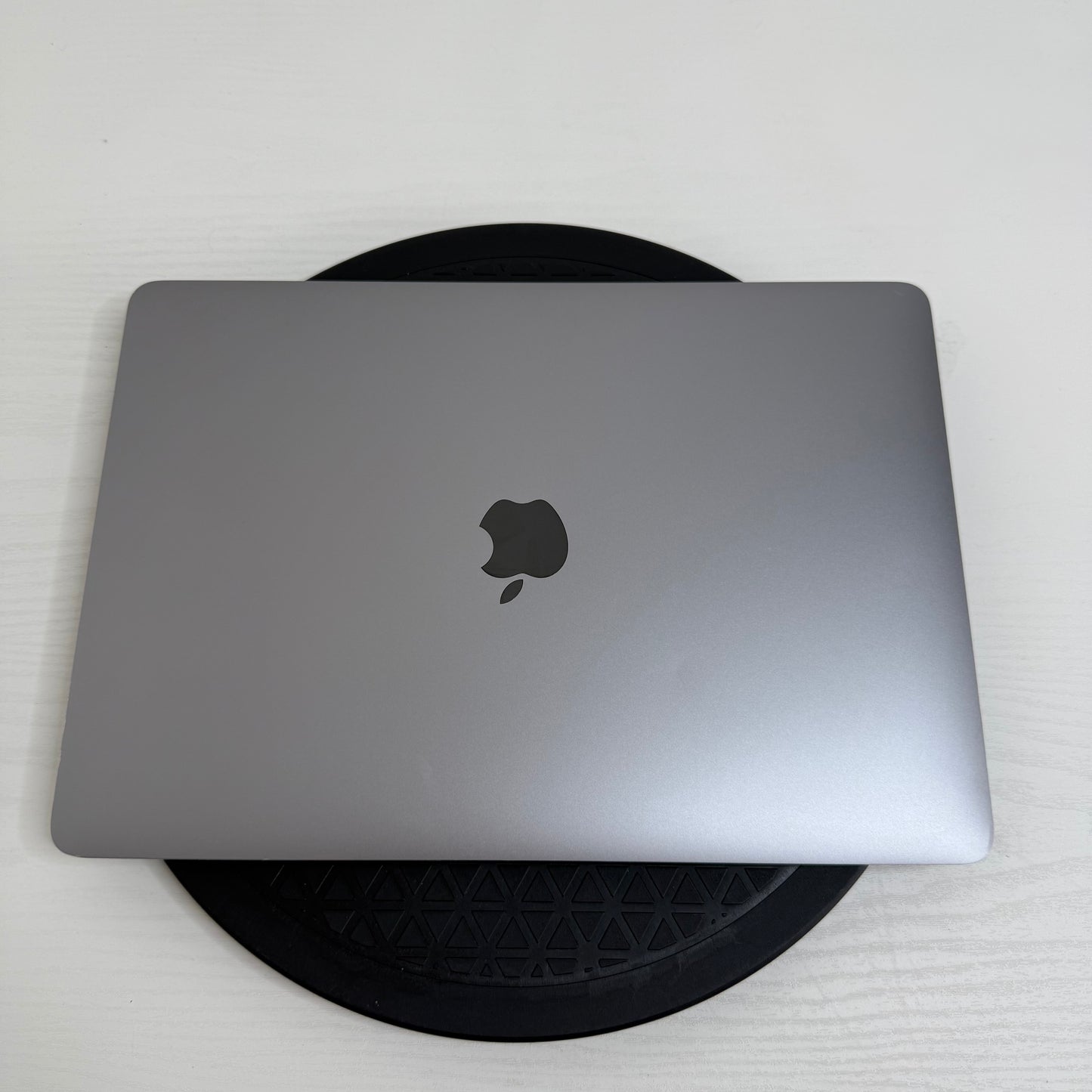 Apple MacBook Air 13" (2020) M1 | 8-Core CPU 8-Core GPU | 8GB | 512GB | Space Grey | GRADE B