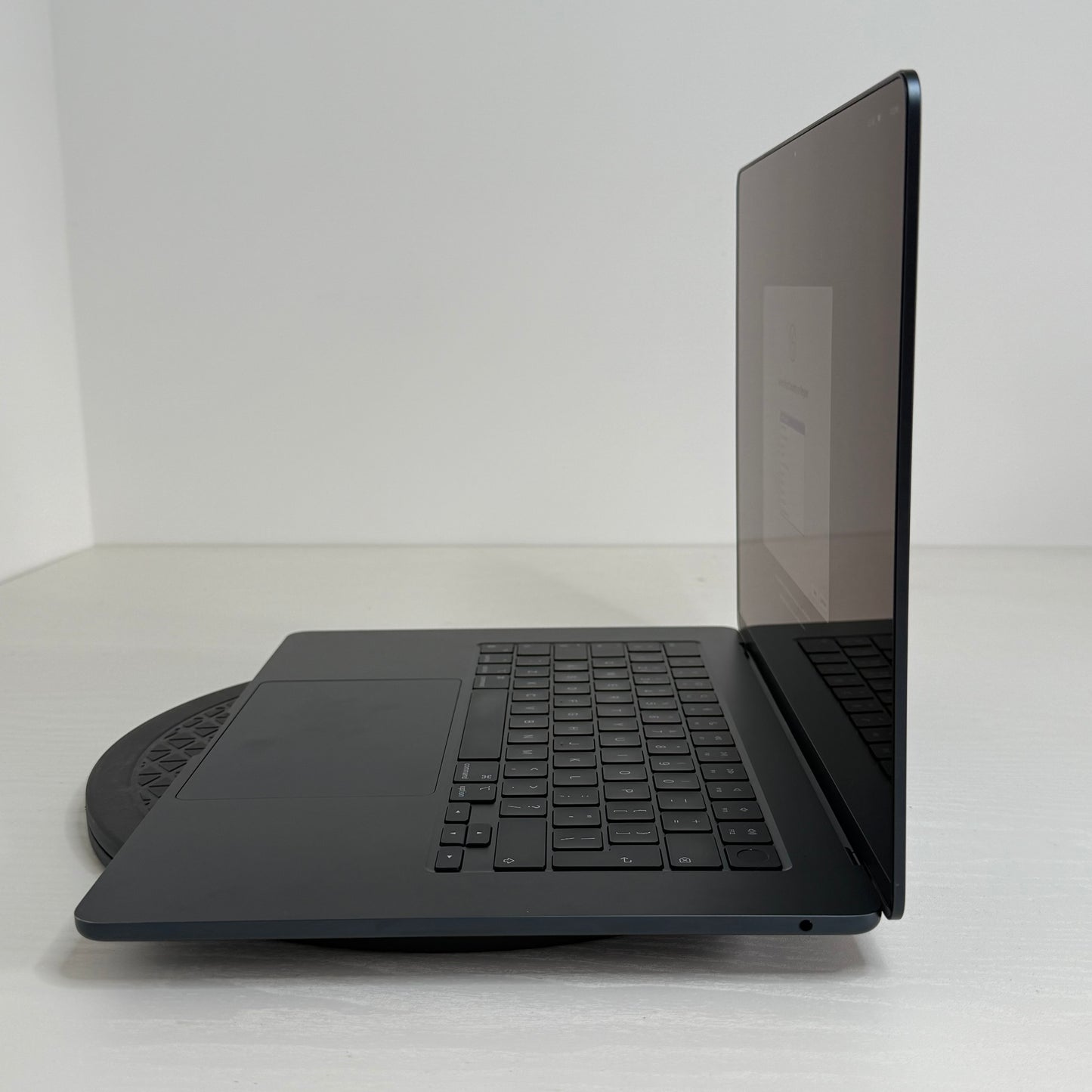 Apple MacBook Air 15" (2023) M2 | 8-Core CPU 10-Core GPU | 8GB |512GB | Midnight | GRADE B