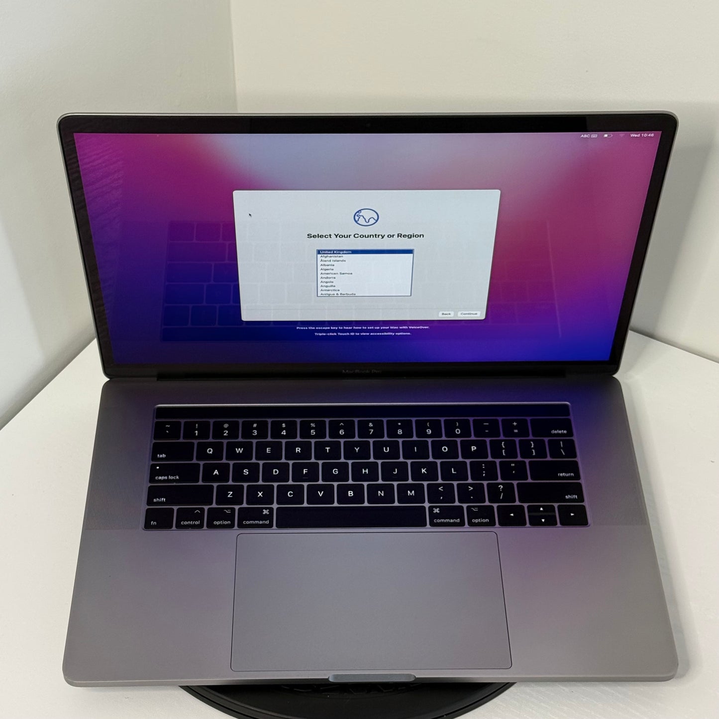 Apple MacBook Pro 15" (2017) i7 | Radeon Pro 555 | 16GB | 256GB SSD | Space Grey | Grade B