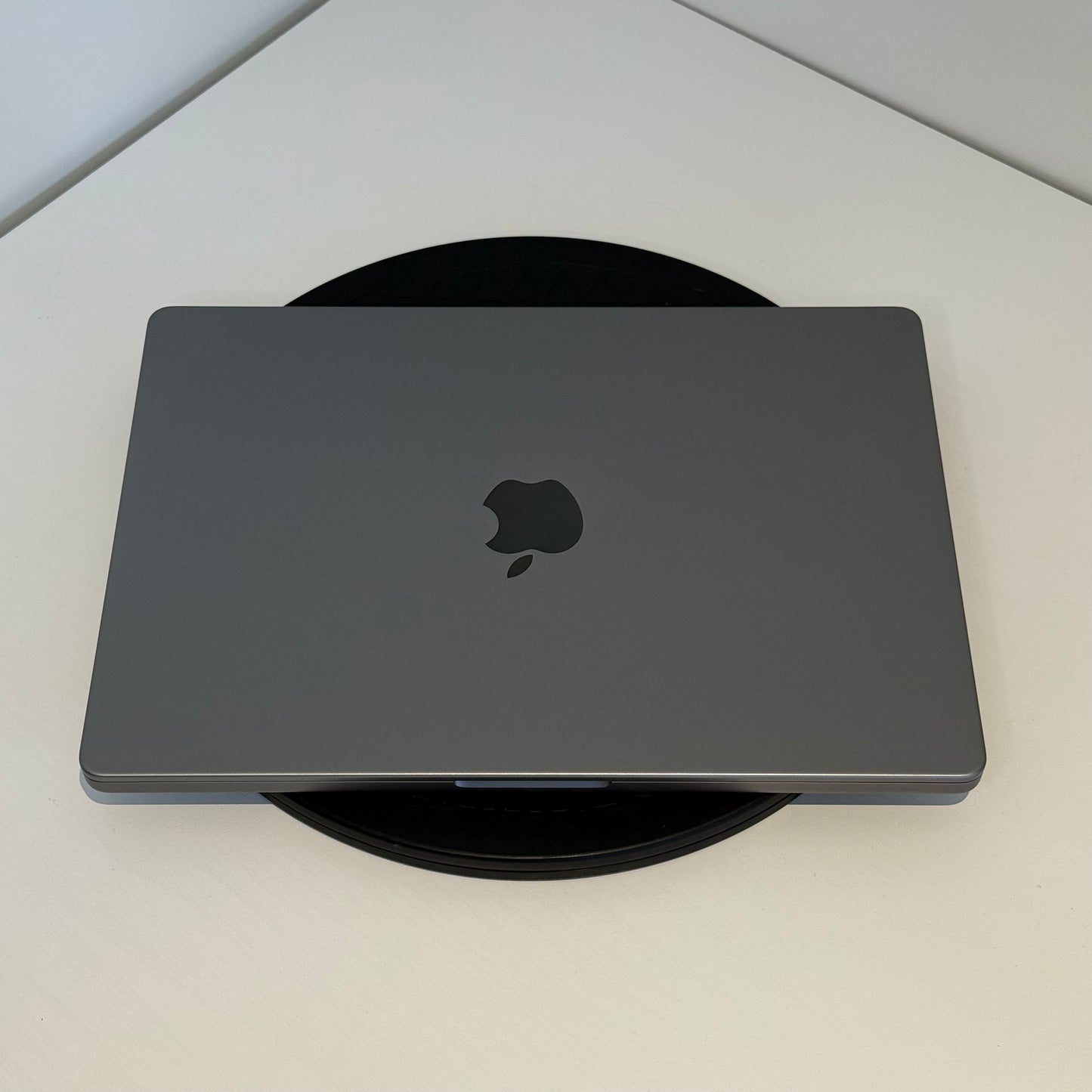 Apple MacBook Pro 14" (2023) M2 Pro | 16GB | 1TB | Space Grey | Grade A