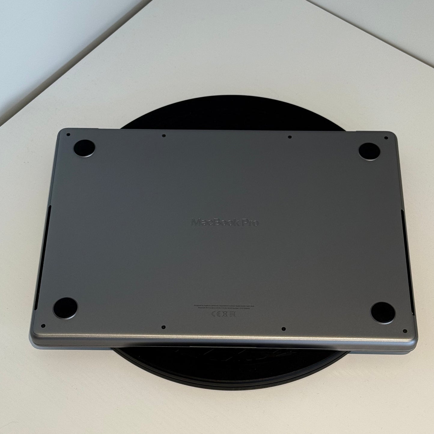 Apple MacBook Pro 14" (2021) M1 Pro | 10-Core CPU 16-Core GPU | 16GB RAM | 1TB SSD | Space Grey | Grade A