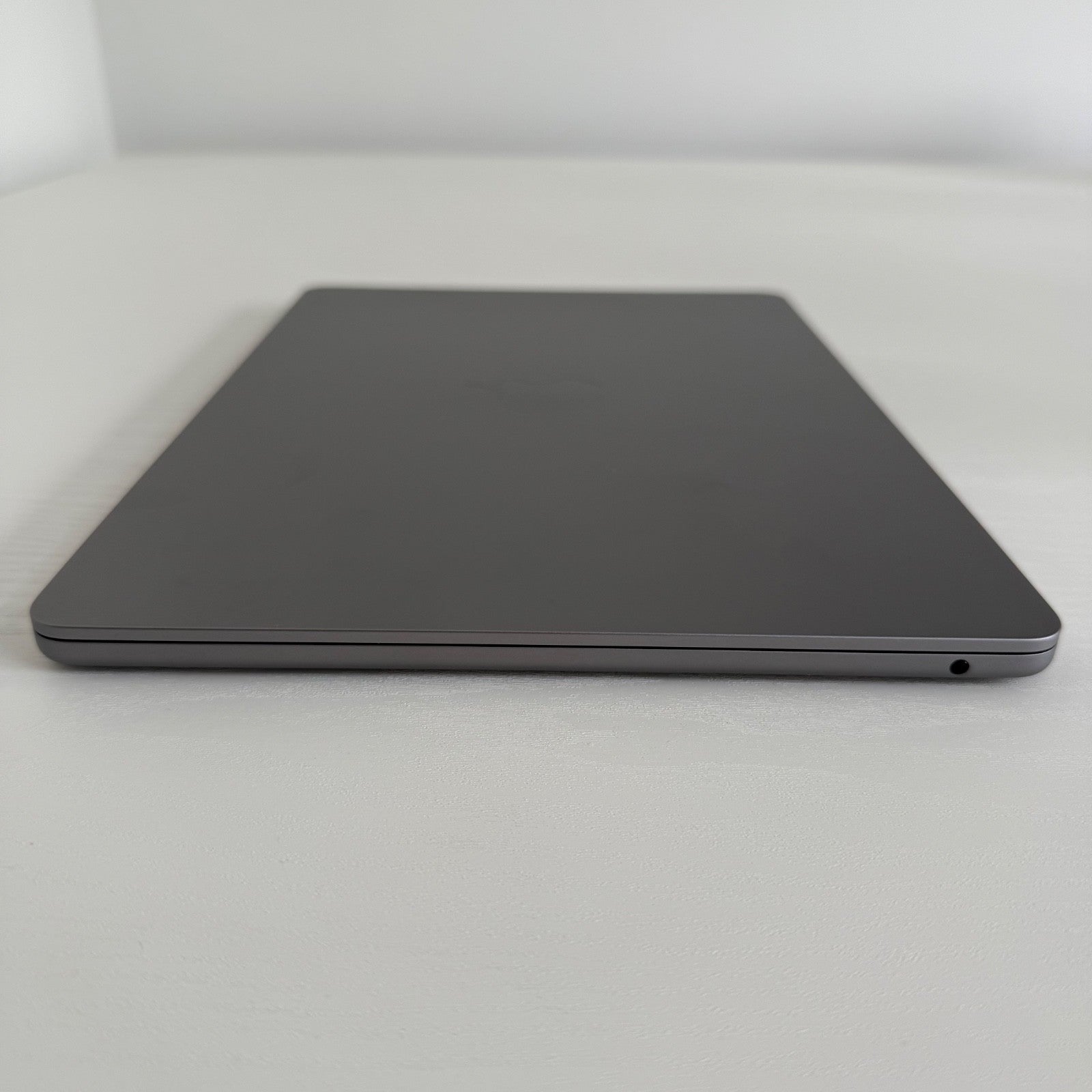 Refurbished MacBook Air 13" (2024) M3 | Space Grey | 512GB SSD