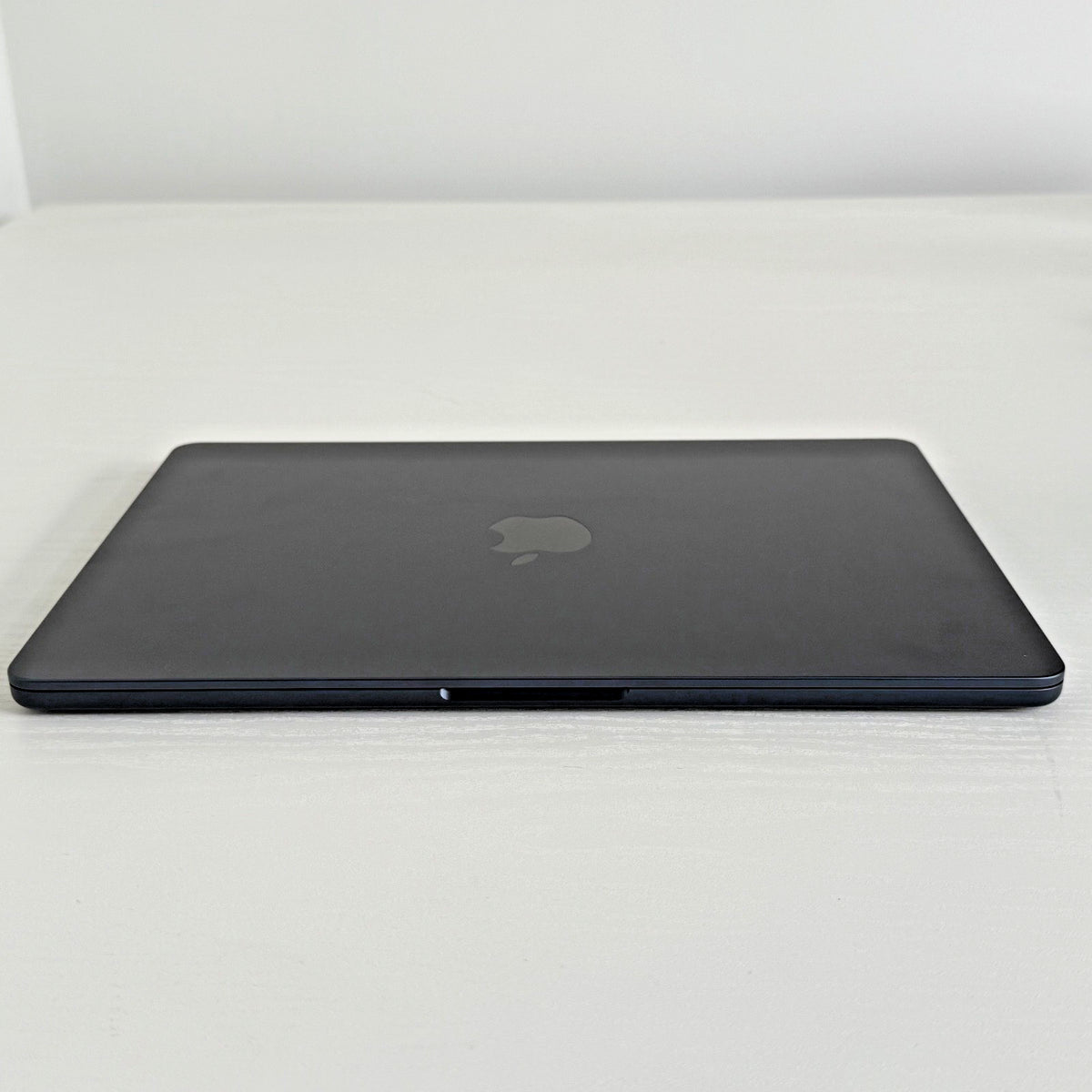Apple MacBook Air 13.6-inch (2024) M3 8-Core CPU 10-Core GPU 16GB RAM 512GB SSD Midnight Grade A refurbished and Phone check Certified laptop with Liquid Retina display shown during setup