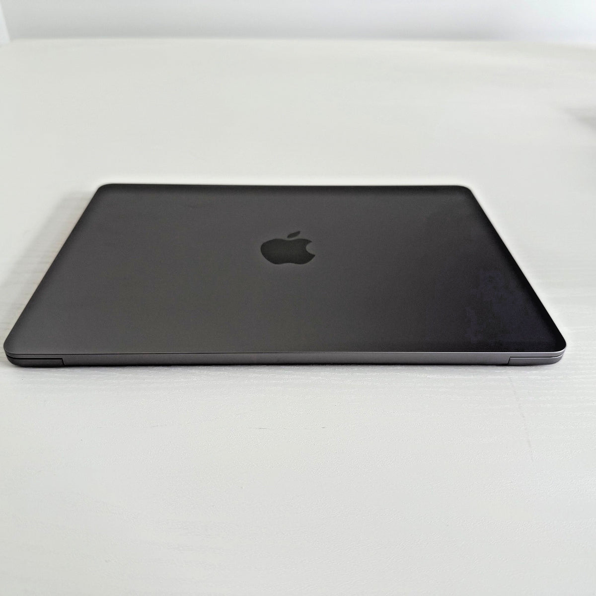 Apple MacBook Air 13-inch M2 Chip 512GB Space Gray refurbished and Phone check Certified laptop with Retina display and backlit keyboard.