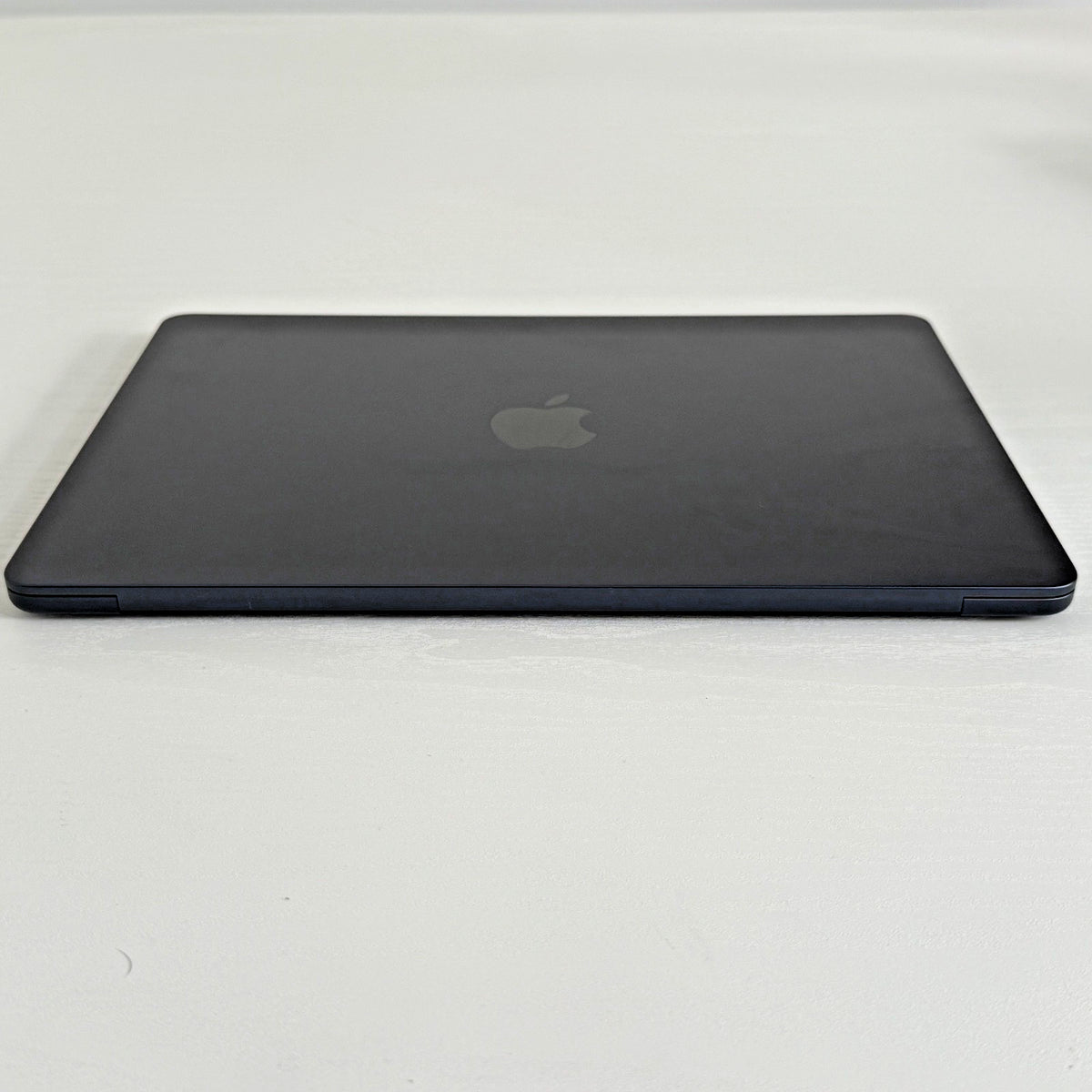 Apple MacBook Air 13.6-inch (2024) M3 8-Core CPU 10-Core GPU 16GB RAM 512GB SSD Midnight Grade A refurbished and Phone check Certified laptop with Liquid Retina display shown during setup