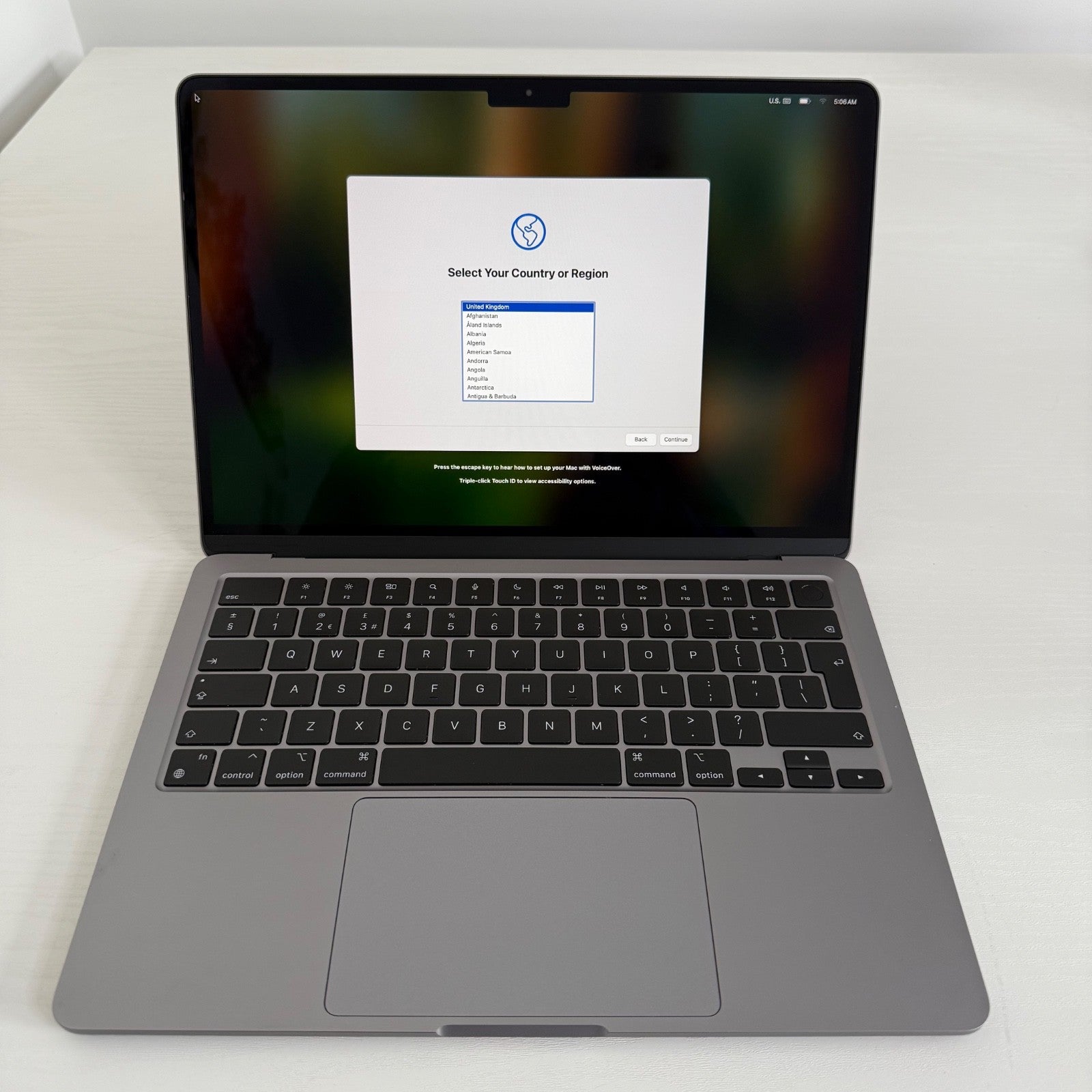 Refurbished MacBook Air 13" (2024) M3 | Space Grey | 512GB SSD