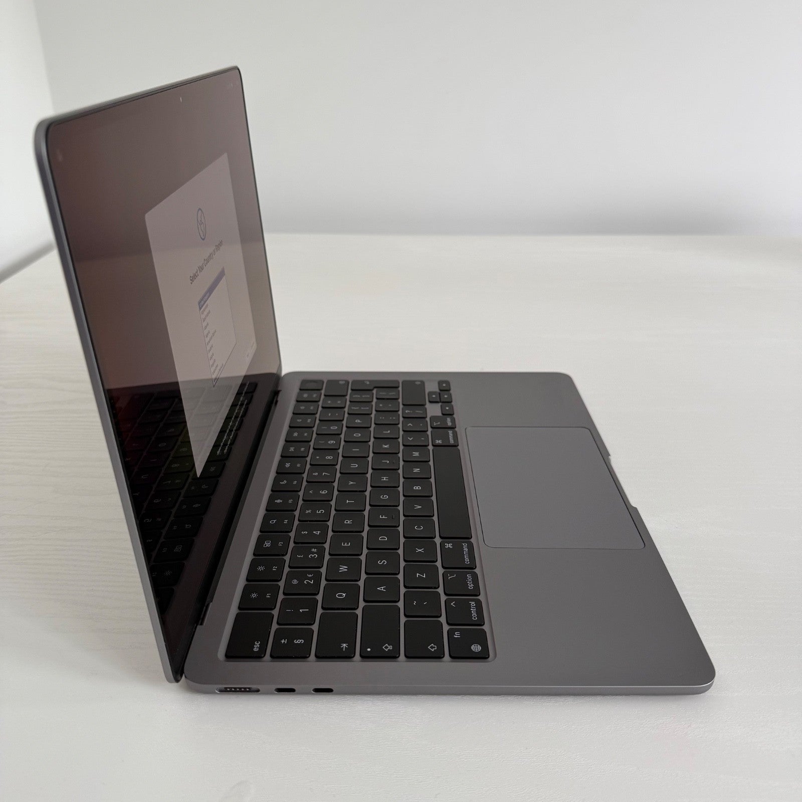 Refurbished MacBook Air 13" (2024) M3 | Space Grey | 512GB SSD