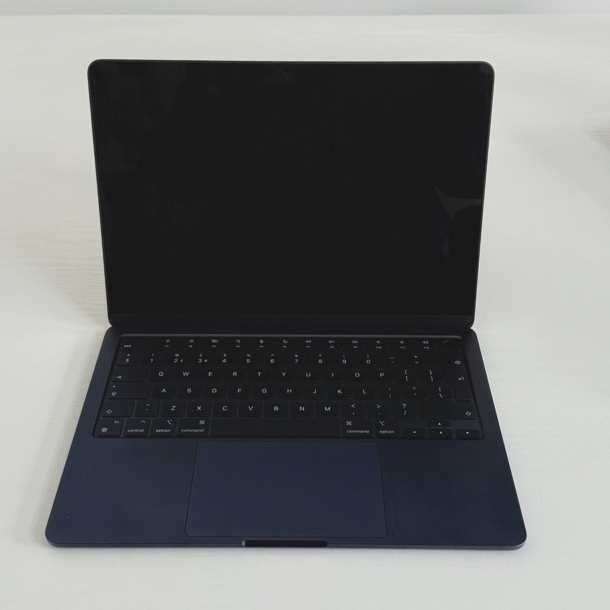 Apple MacBook Air 13.6-inch (2024) M3 8-Core CPU 10-Core GPU 16GB RAM 512GB SSD Midnight Grade A refurbished and Phone check Certified laptop with Liquid Retina display shown during setup