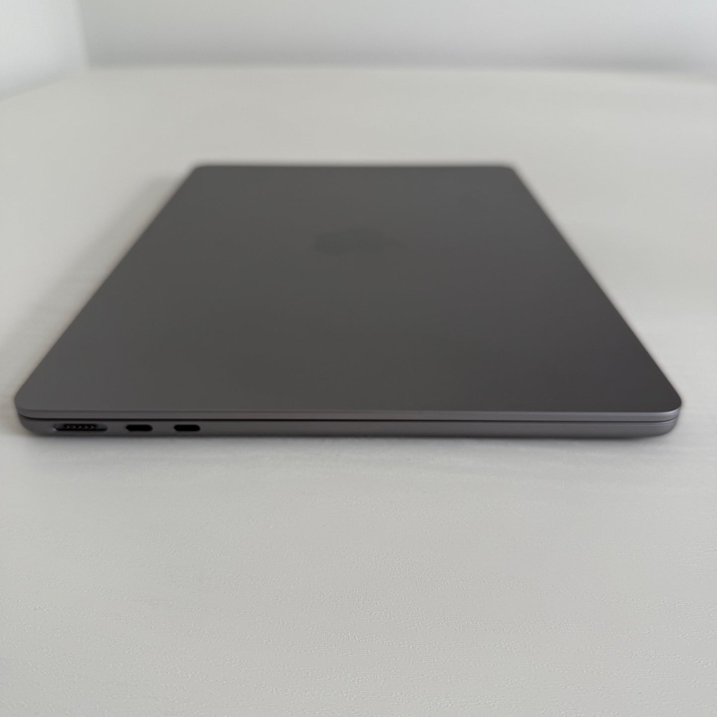 Refurbished MacBook Air 13" (2024) M3 | Space Grey | 512GB SSD