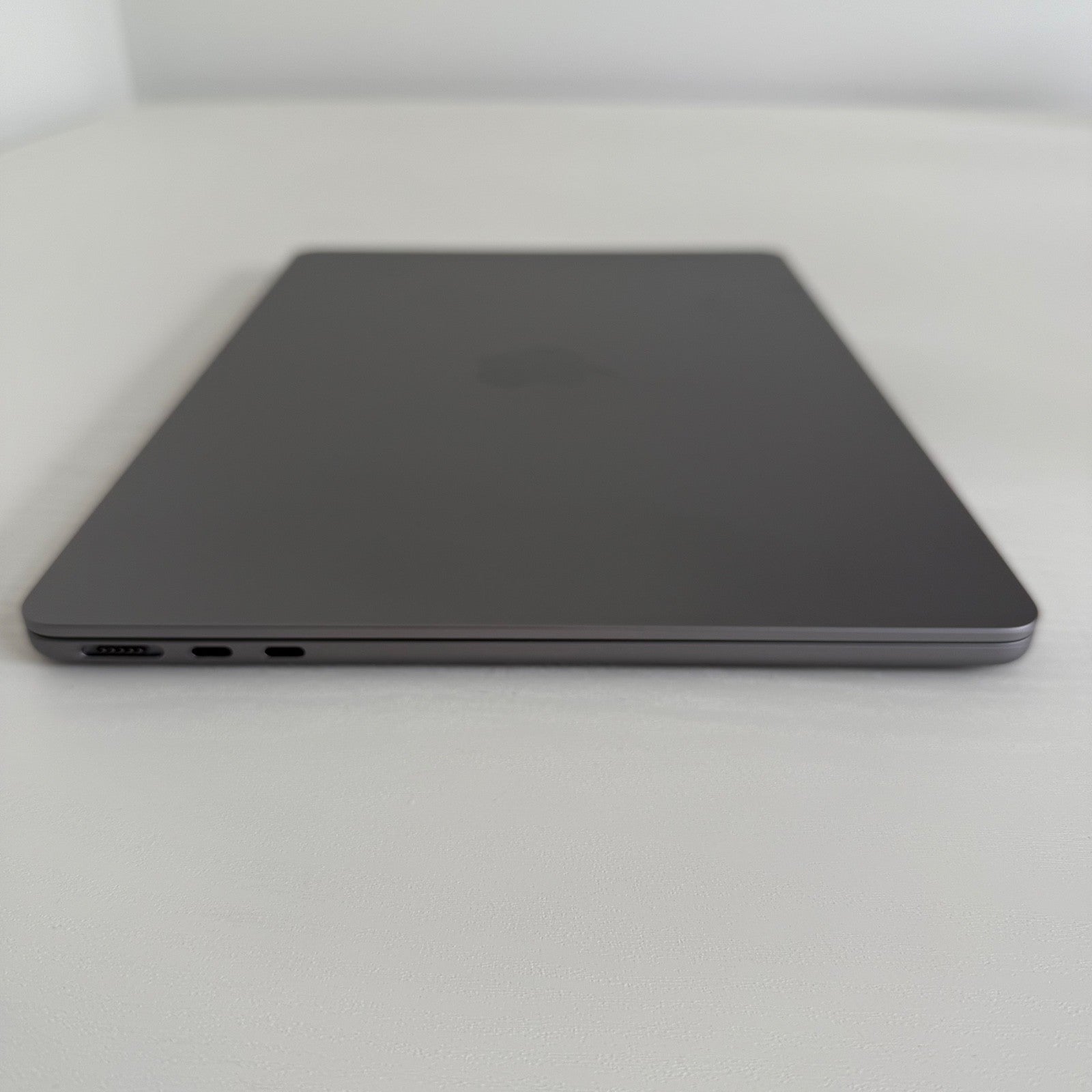 Refurbished MacBook Air 13" (2024) M3 | Space Grey | 512GB SSD