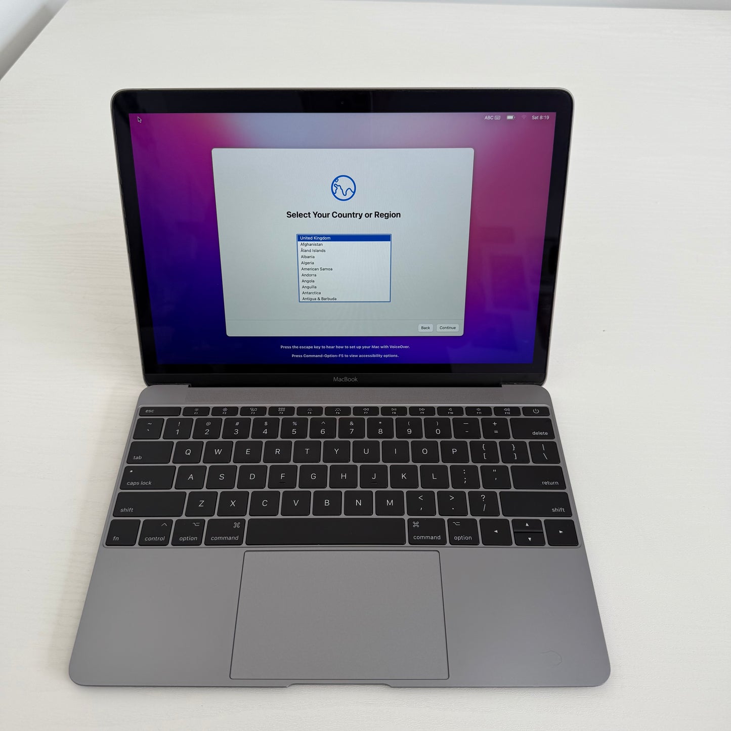Apple MacBook 12" (2017) Intel Core M3 | 1.1GHz | 8GB RAM | 256GB SSD | Space Grey | GRADE C