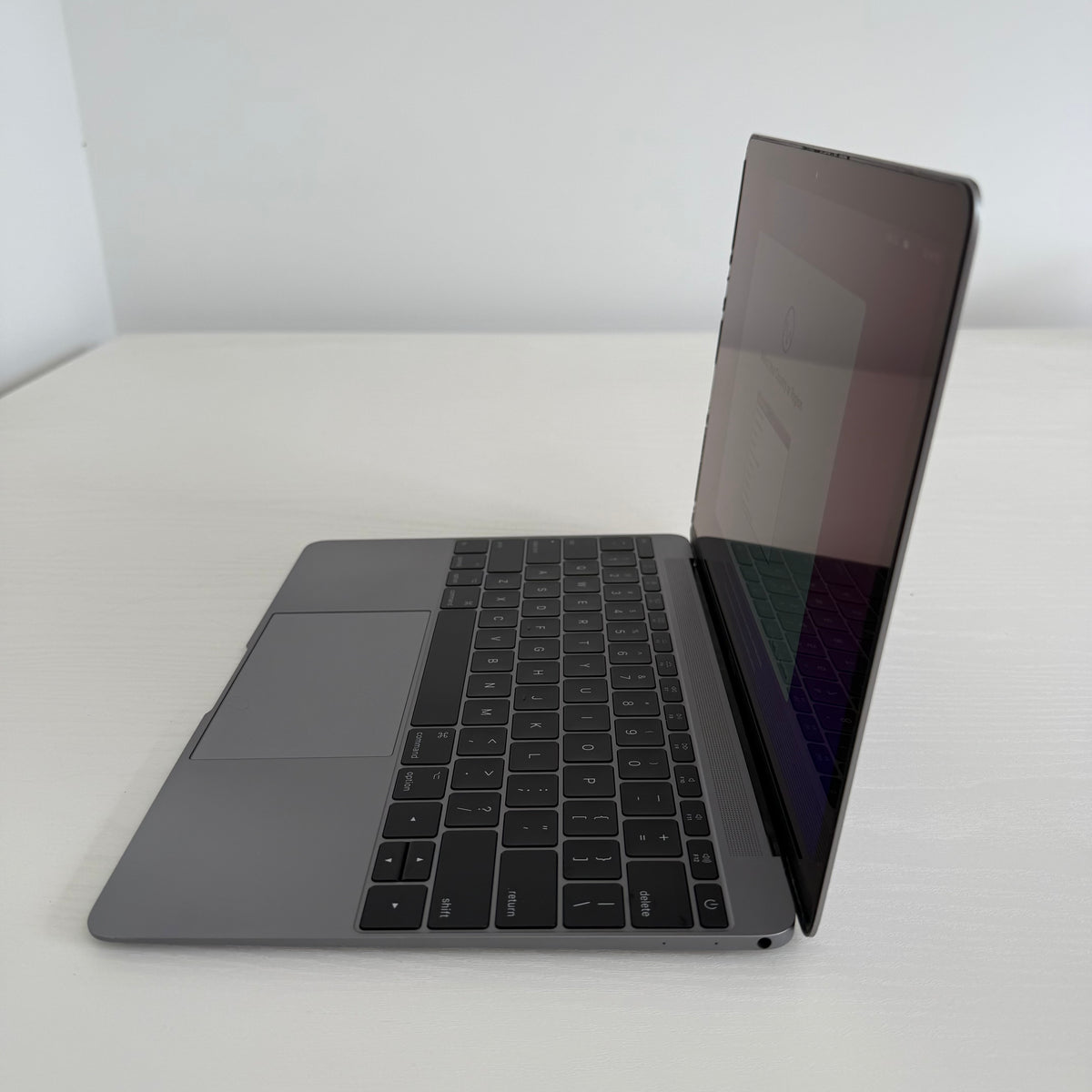 Apple MacBook 12-inch (2017) Intel Core M3 1.1GHz 8GB RAM 256GB SSD Space Gray refurbished and Phone check Certified laptop with Retina display and lightweight design