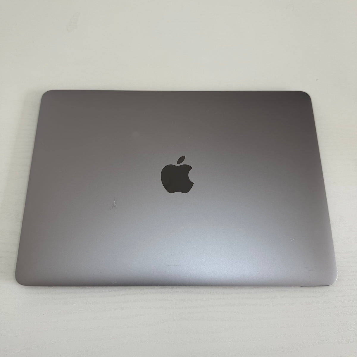 Apple MacBook 12-inch (2017) Intel Core M3 1.1GHz 8GB RAM 256GB SSD Space Gray refurbished and Phone check Certified laptop with Retina display and lightweight design