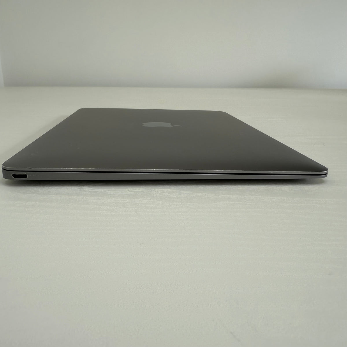 Apple MacBook 12-inch (2017) Intel Core M3 1.1GHz 8GB RAM 256GB SSD Space Gray refurbished and Phone check Certified laptop with Retina display and lightweight design