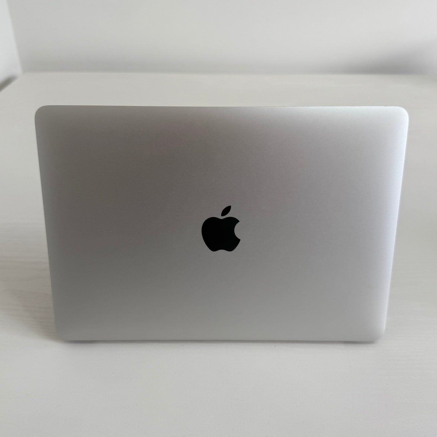Apple MacBook 12" (Early 2016) Intel Core M5 | 8GB RAM | 512GB SSD | Silver | Grade B