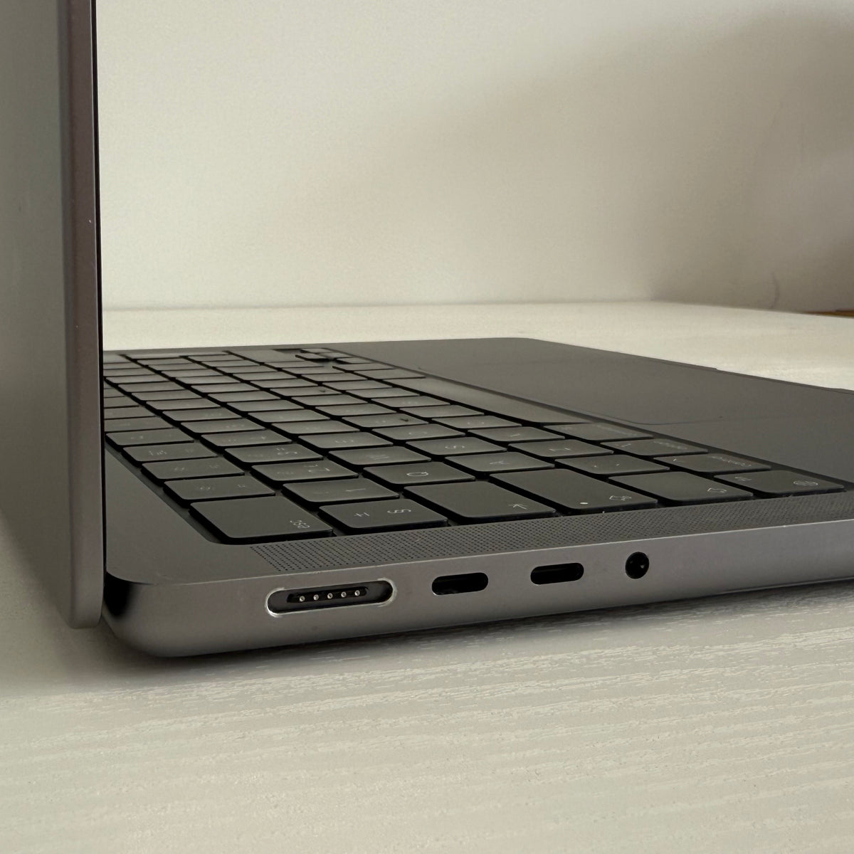 Apple MacBook Pro 14-inch (2021) M1 Pro 10-Core CPU 16-Core GPU 16GB RAM 1TB SSD Space Gray refurbished Grade B and Phone check Certified laptop with Liquid Retina XDR display shown during setup